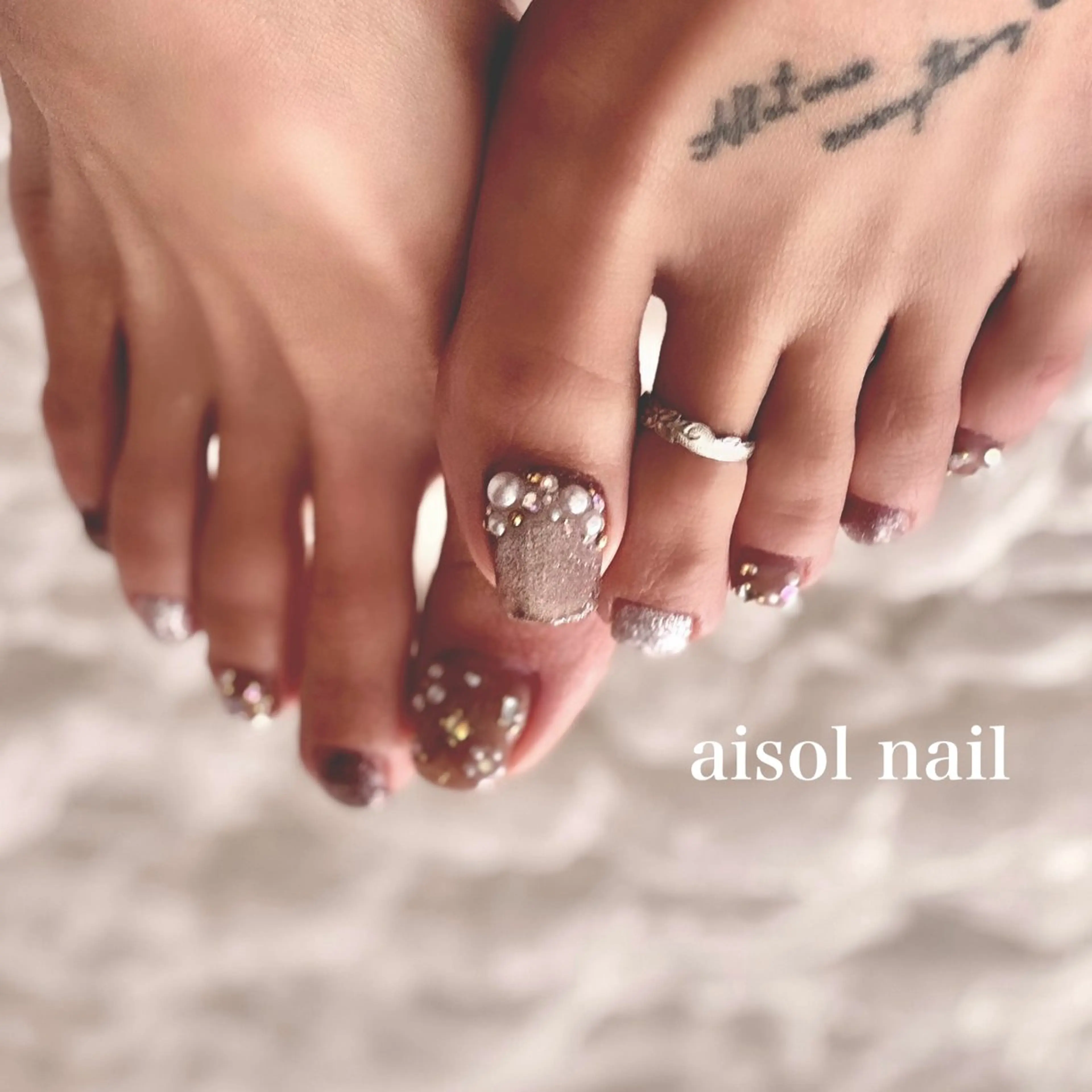 ネイル フットネイル マグネットネイル フットネイル Aisol nail salonのネイルデザイン