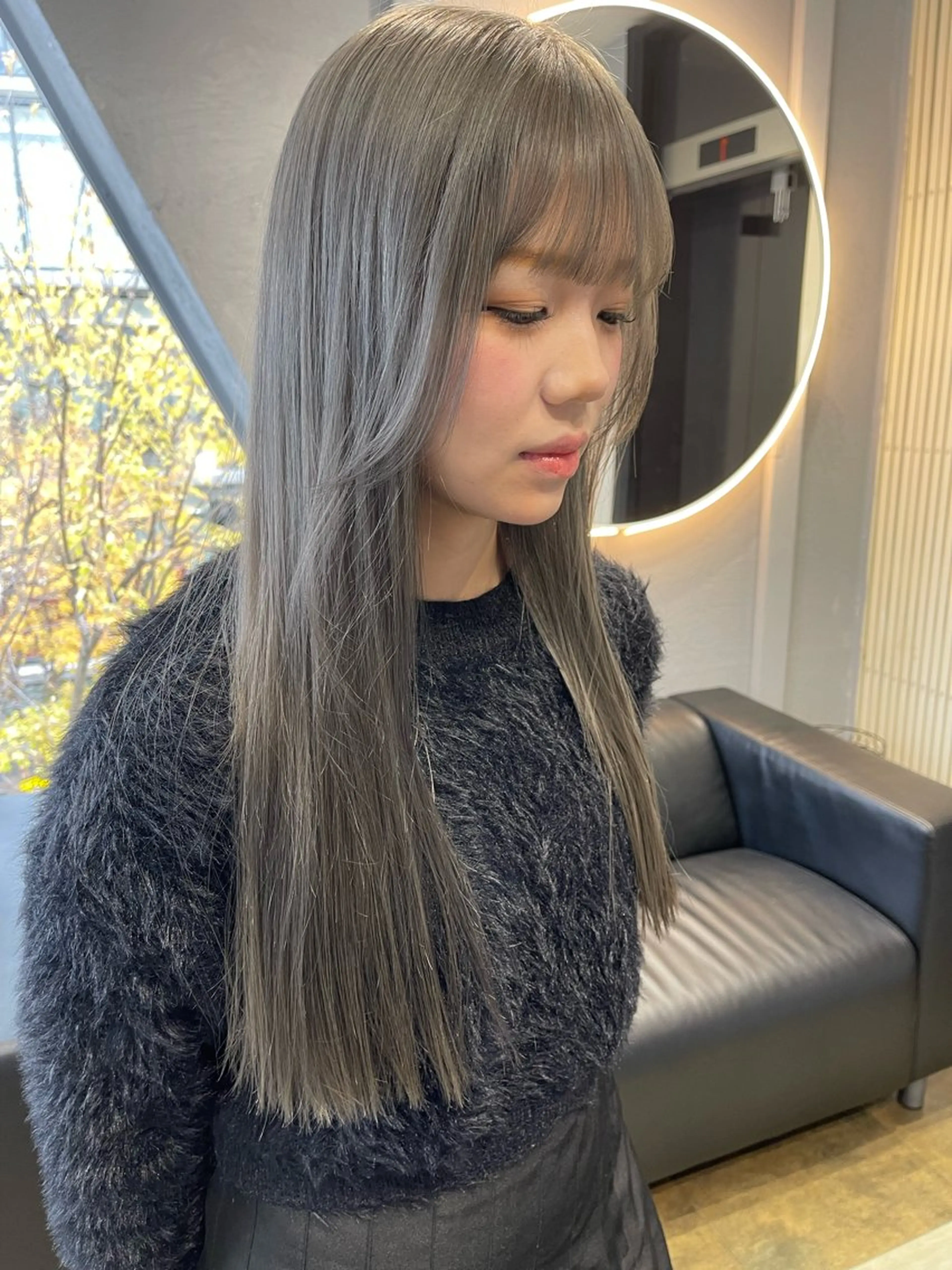 ロング カラー ベージュカラー ブリーチ ケアブリーチ デザインカラー ダブルカラー TATSUブリーチ/ ミルクティーベージュのヘアスタイル