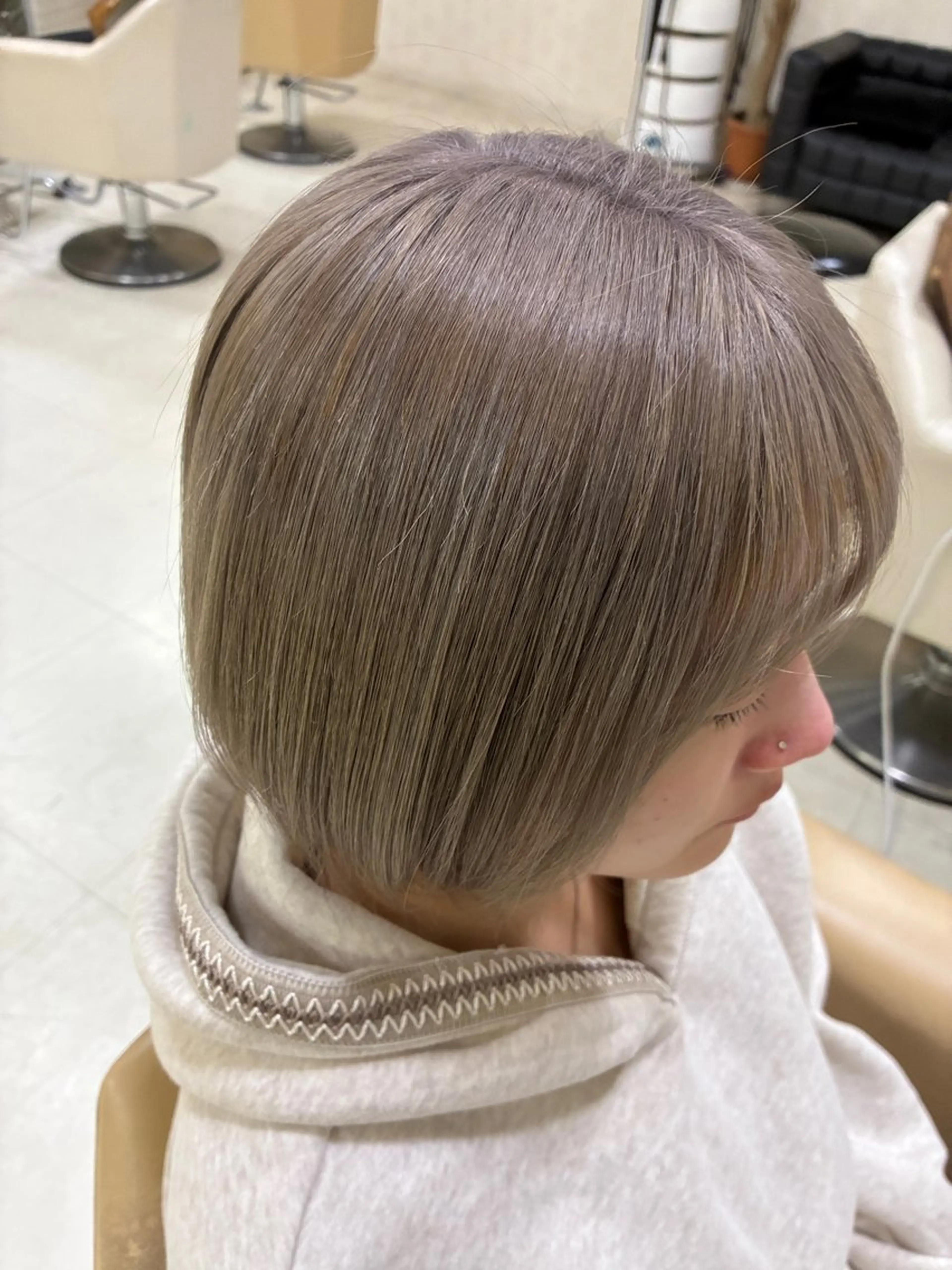 カラー 透明感カラー グレージュ シルバー シルバーグレージュ ヘアカラー Dali 発寒南店所属・宇野 美奈子のヘアスタイル