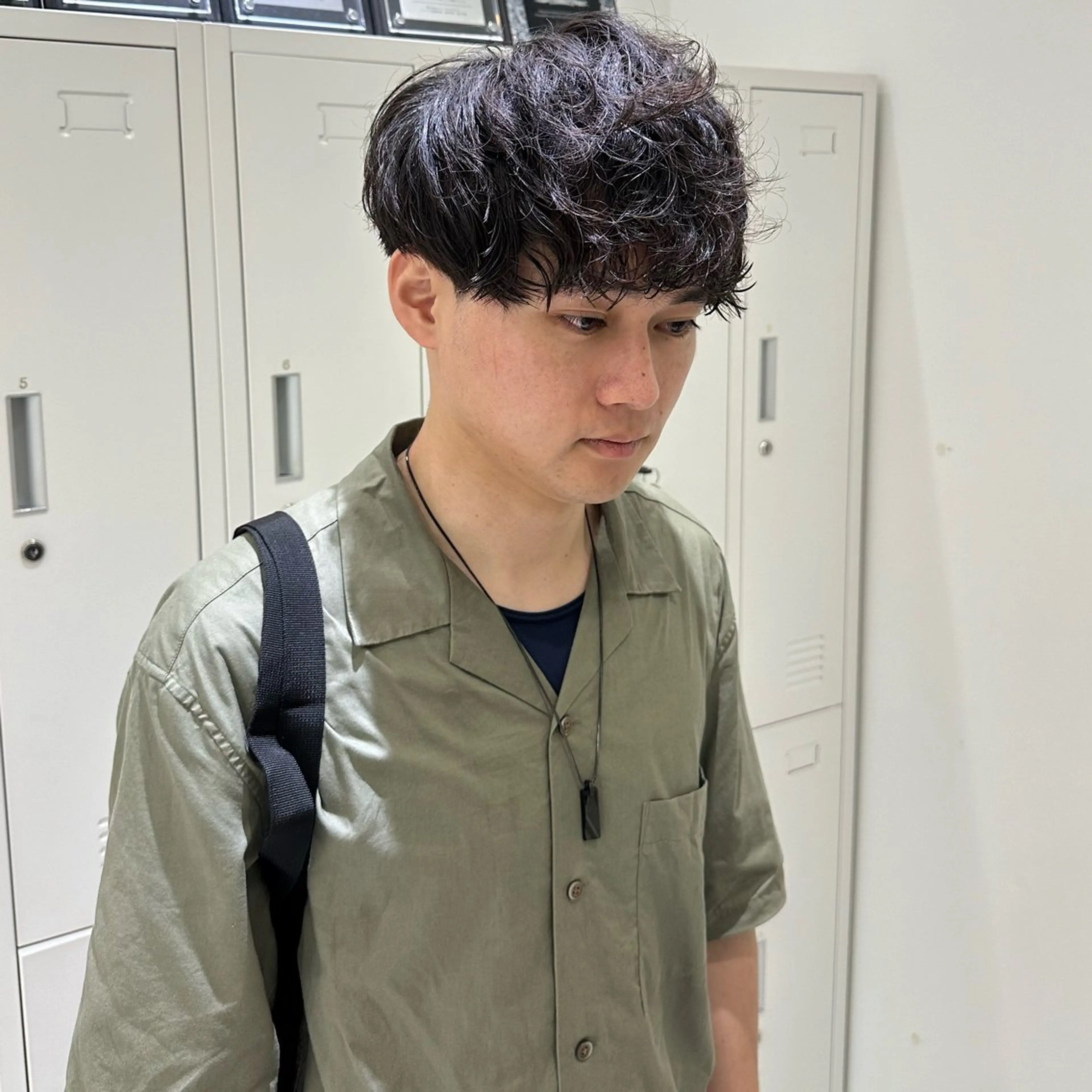 パーマ メンズ マッシュ メンズパーマ 赤み消し/オリーブ カーキ/福田れんのヘアスタイル