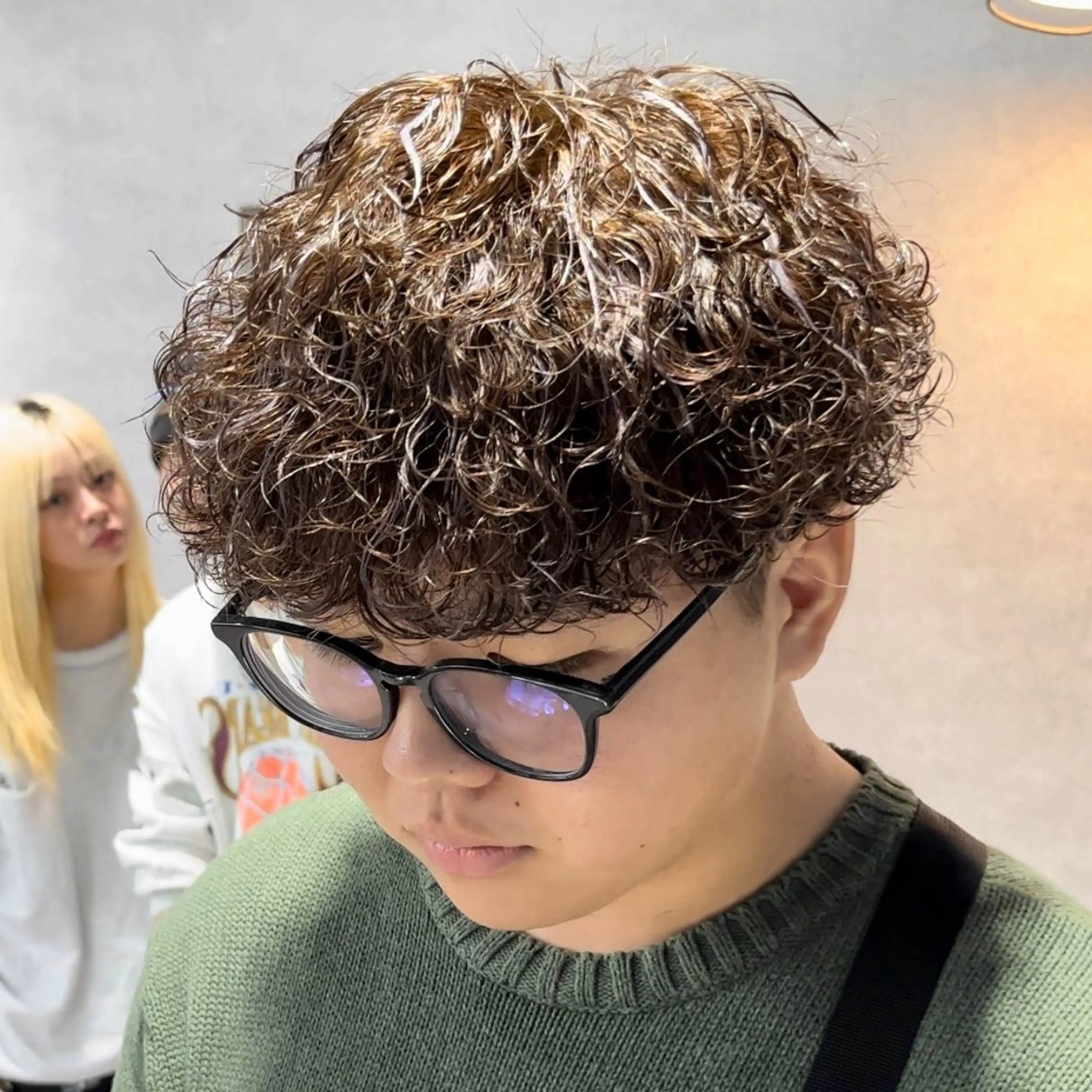 ショート カラー パーマ メンズ カット パーマ ヘッドスパ ヘアセット センターパート マスターかずまのヘアスタイル