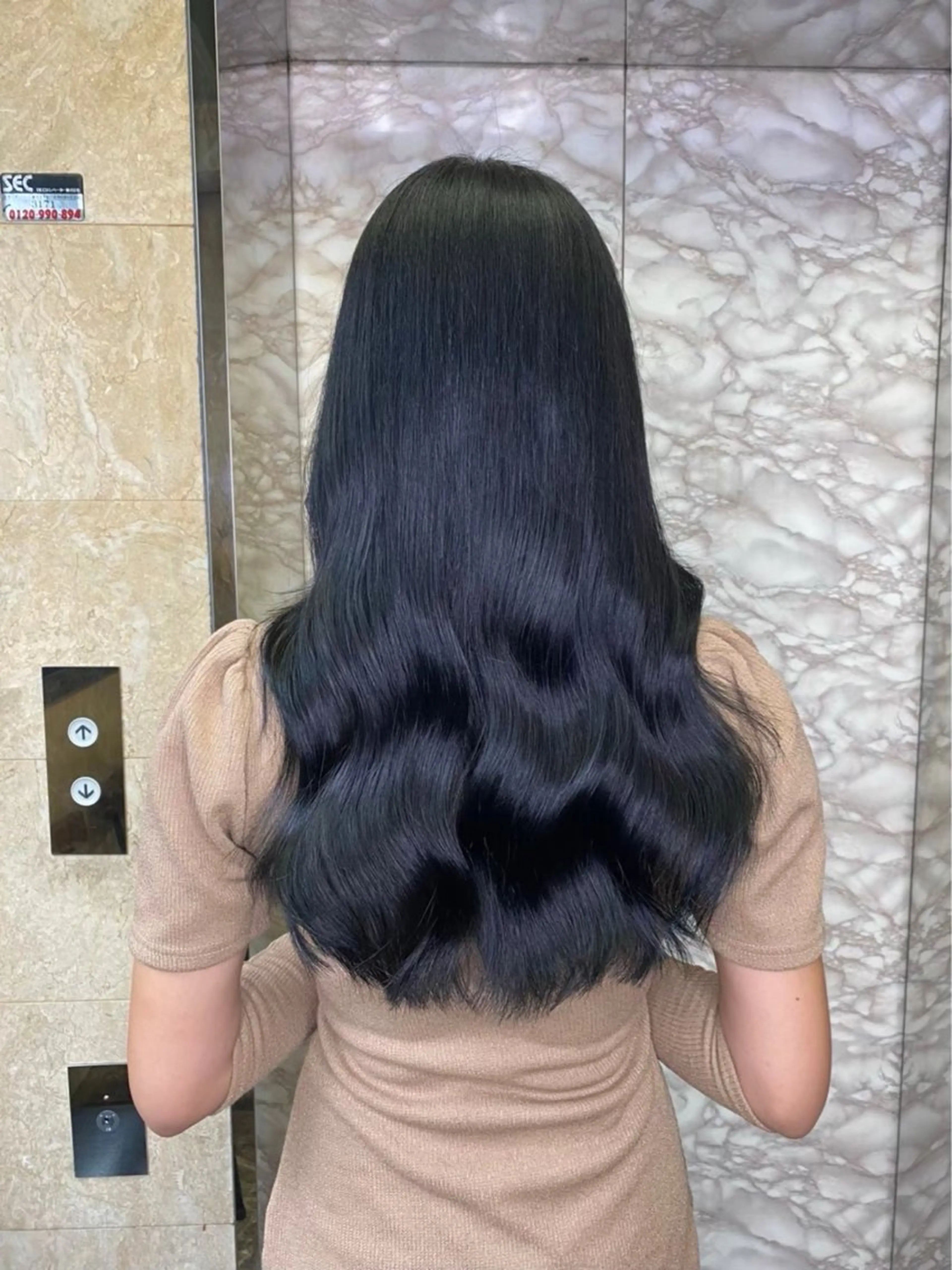 ロング カラー ヘアアレンジ 黒髪 ブルーカラー ブルーブラック ケアカラー 透明感カラー 🫧レイヤー／透明感 🫧Ryuseiのヘアスタイル