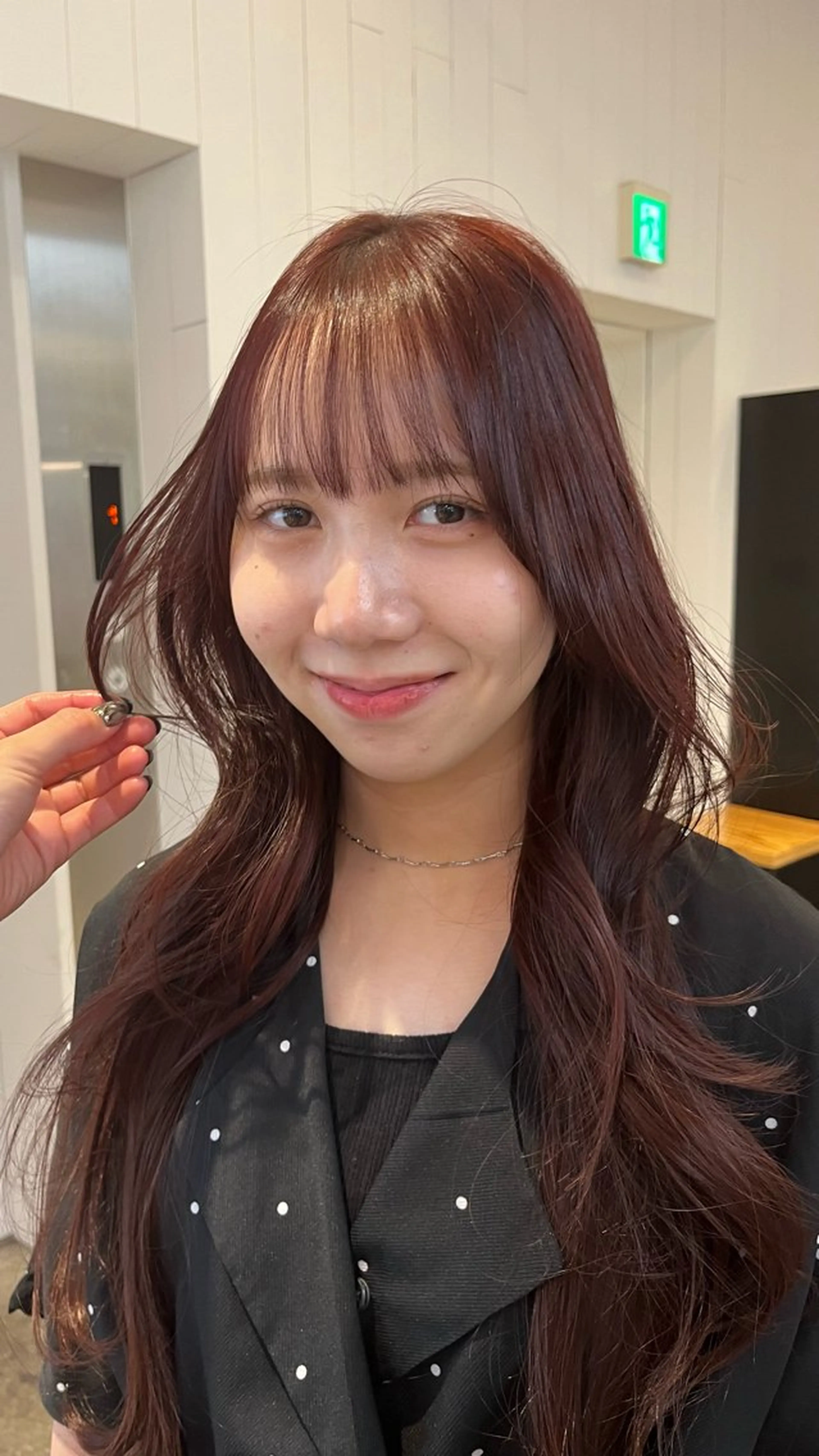 ロング レイヤーカット トリートメント ALBUM SHINJUKU所属・フカミ マナカのヘアスタイル