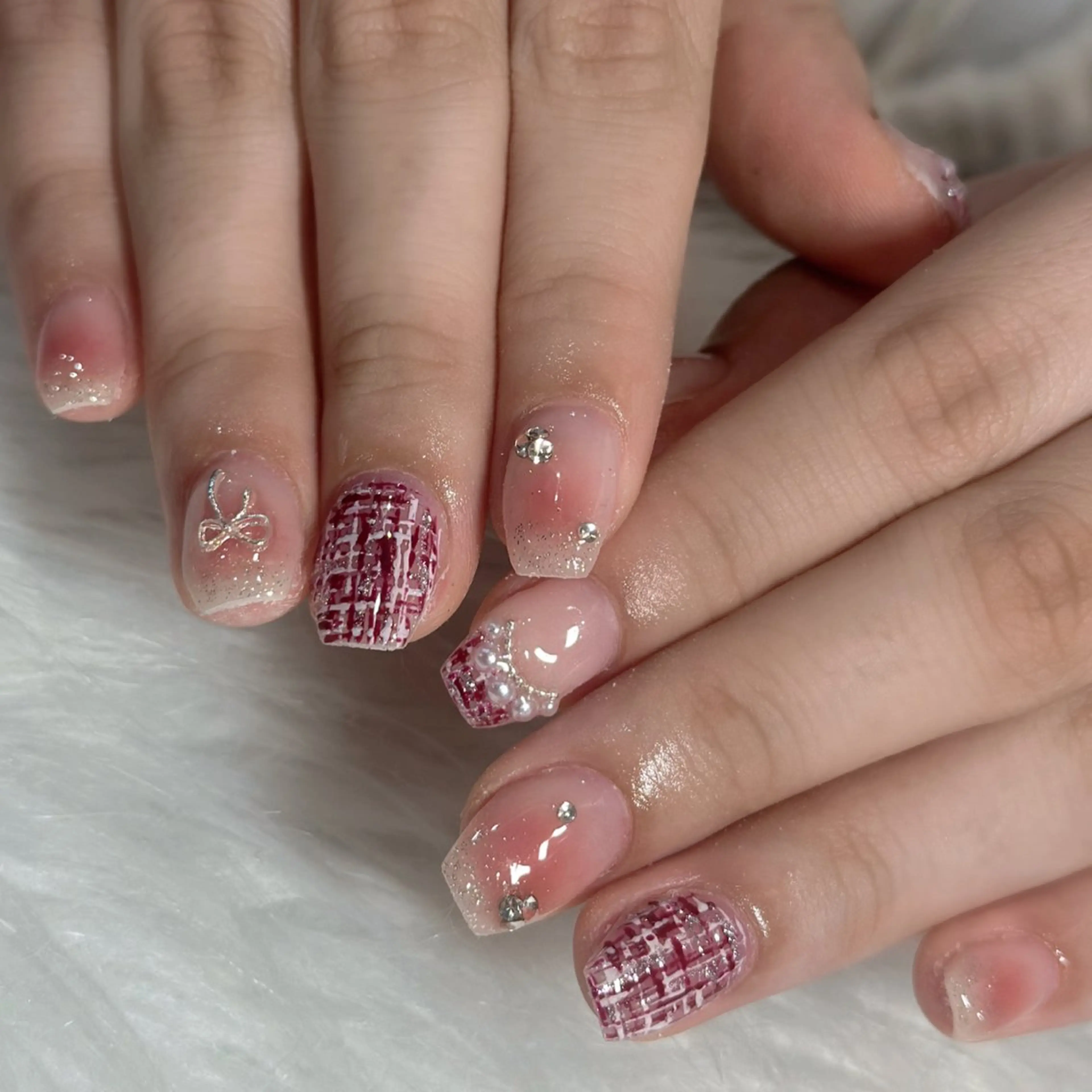 ネイル ハンドネイル フットネイル LAVISH nanamiのネイルデザイン