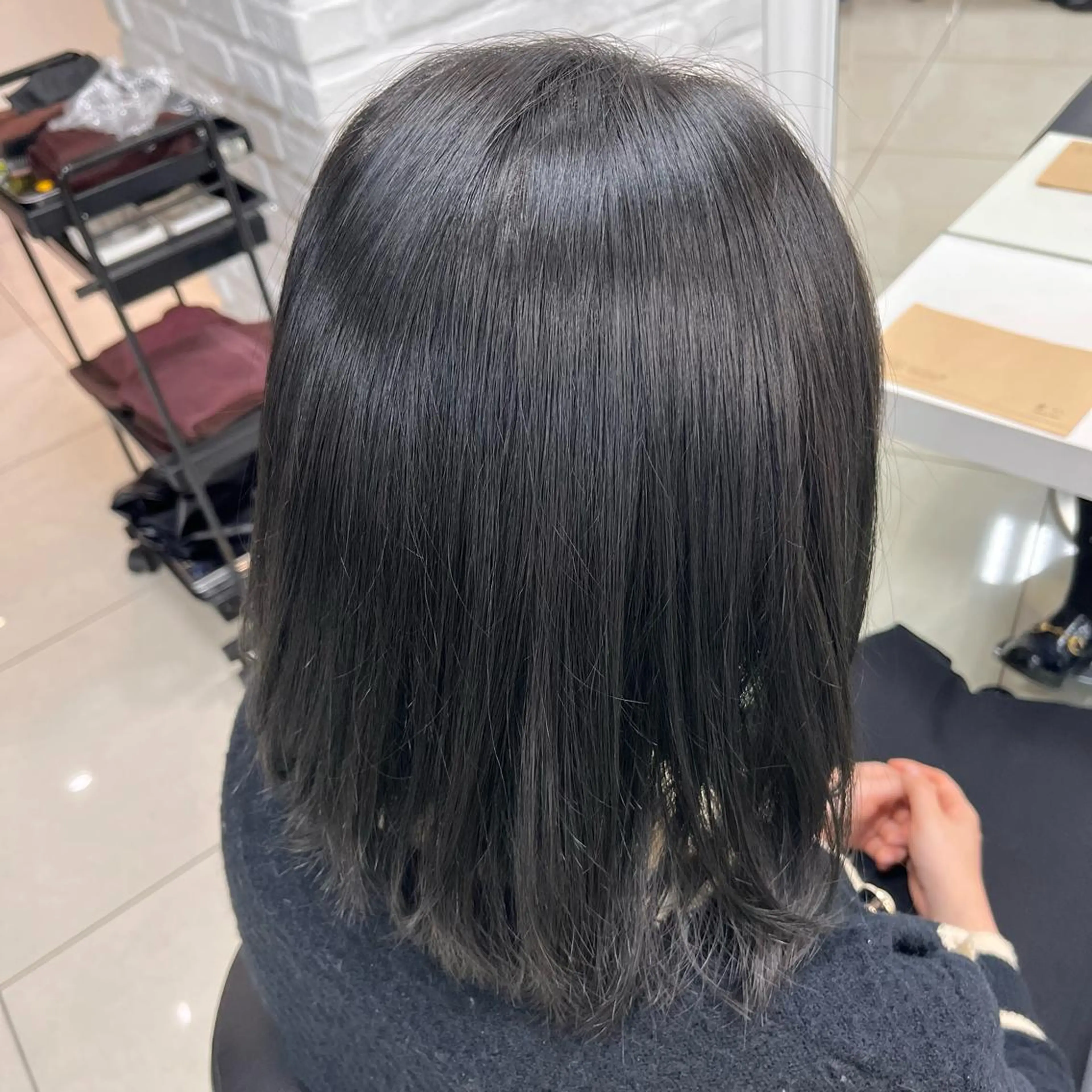 ミディアム カラー 黒髪 ブルーカラー ブルーブラック ブルージュ オレンジ カット ヘアカラー トリートメント 【メンズ縮毛矯正/ Ryoka】のヘアスタイル