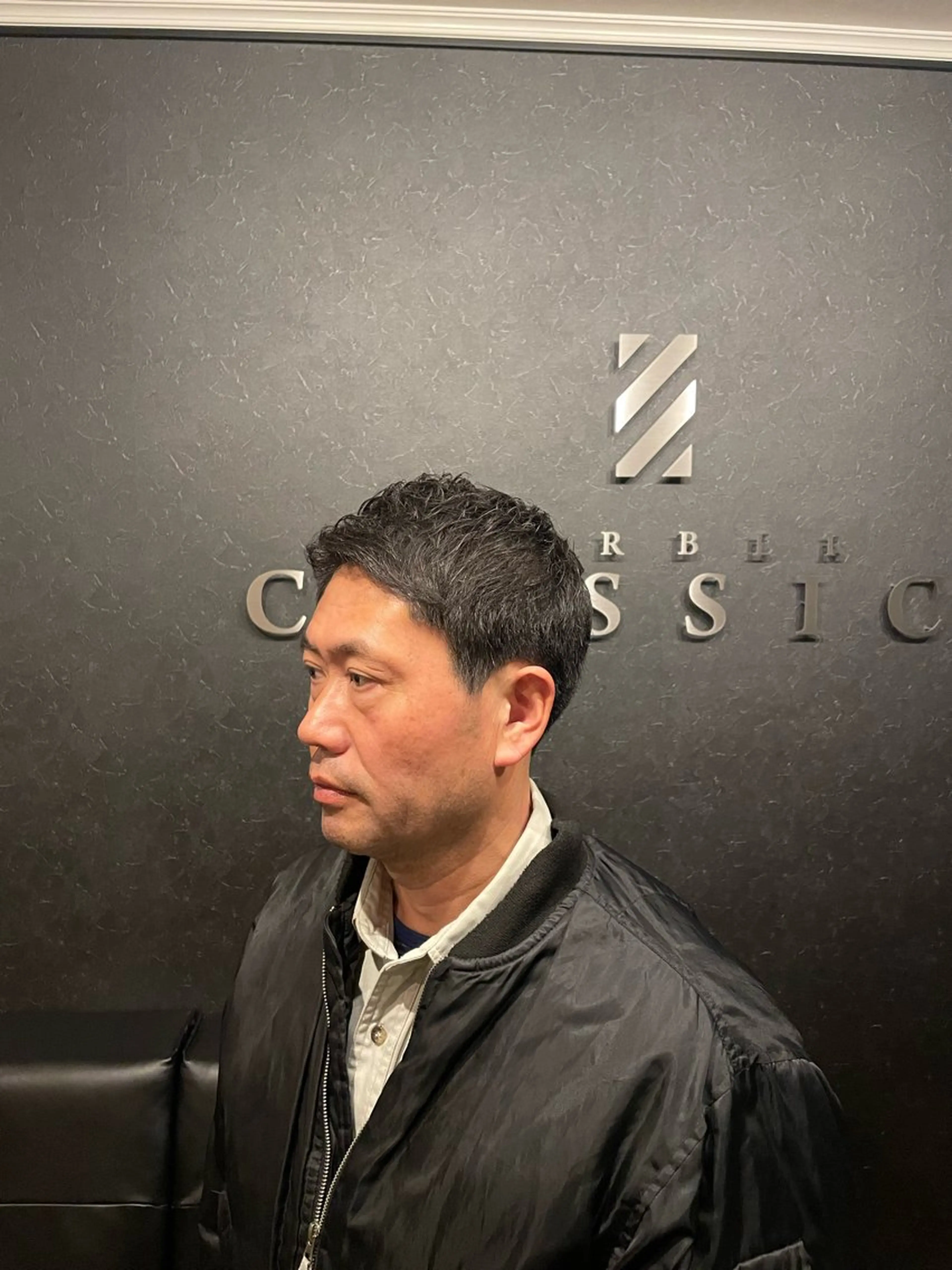 ショート BARBER CLASSICSのヘアスタイル