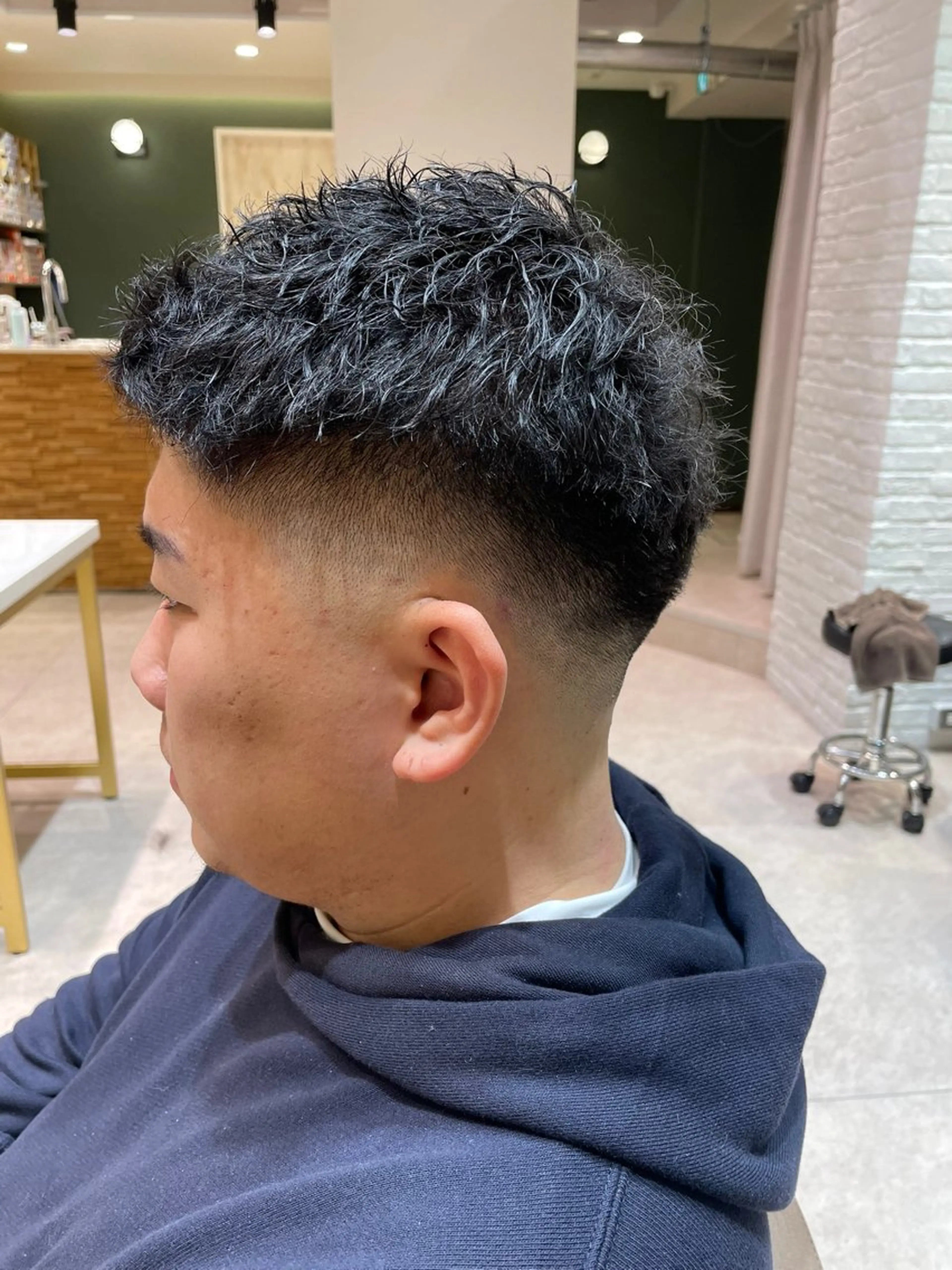ショート パーマ メンズ フェードカット メンズパーマ スキンフェード メンズツイストパーマ ツイストパーマ 髪質改善 BlancHairのヘアスタイル