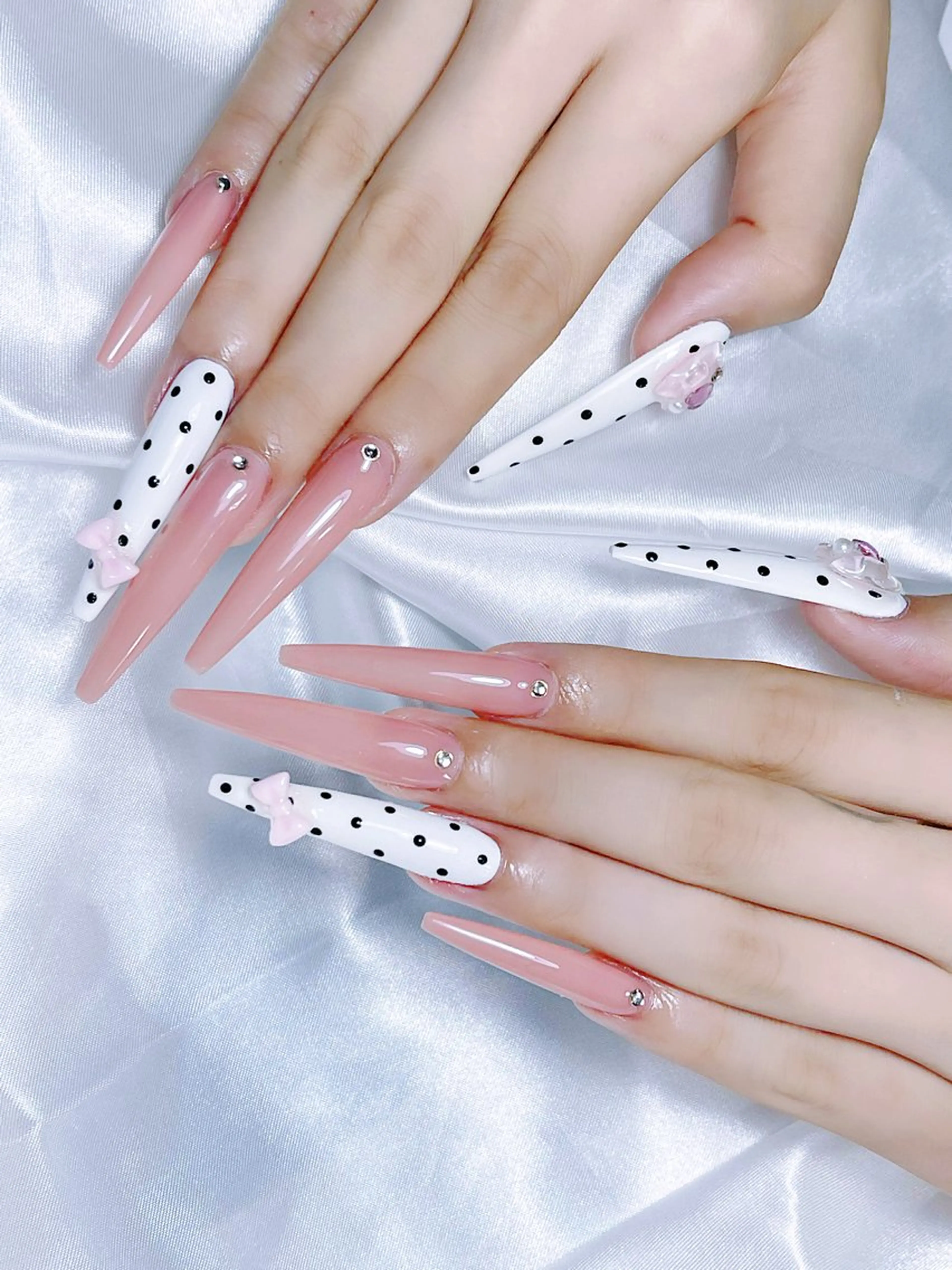 ネイル ハンドネイル LEELA NAIL STUDIO所属・LEELA NAIL STUDIOのネイルデザイン