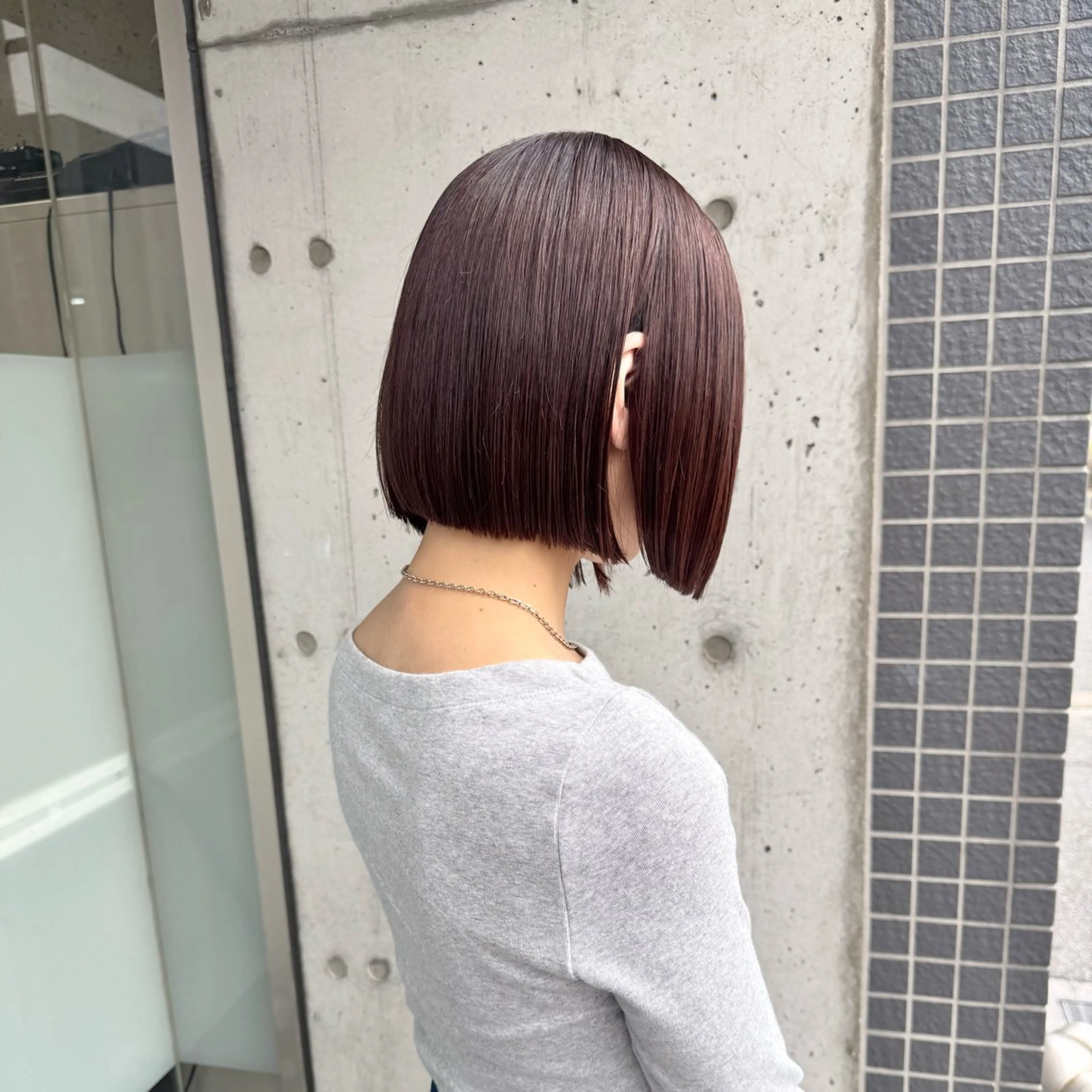 ミディアム カット ヘアカラー トリートメント 会田有紀 /切りっぱなしボブのヘアスタイル