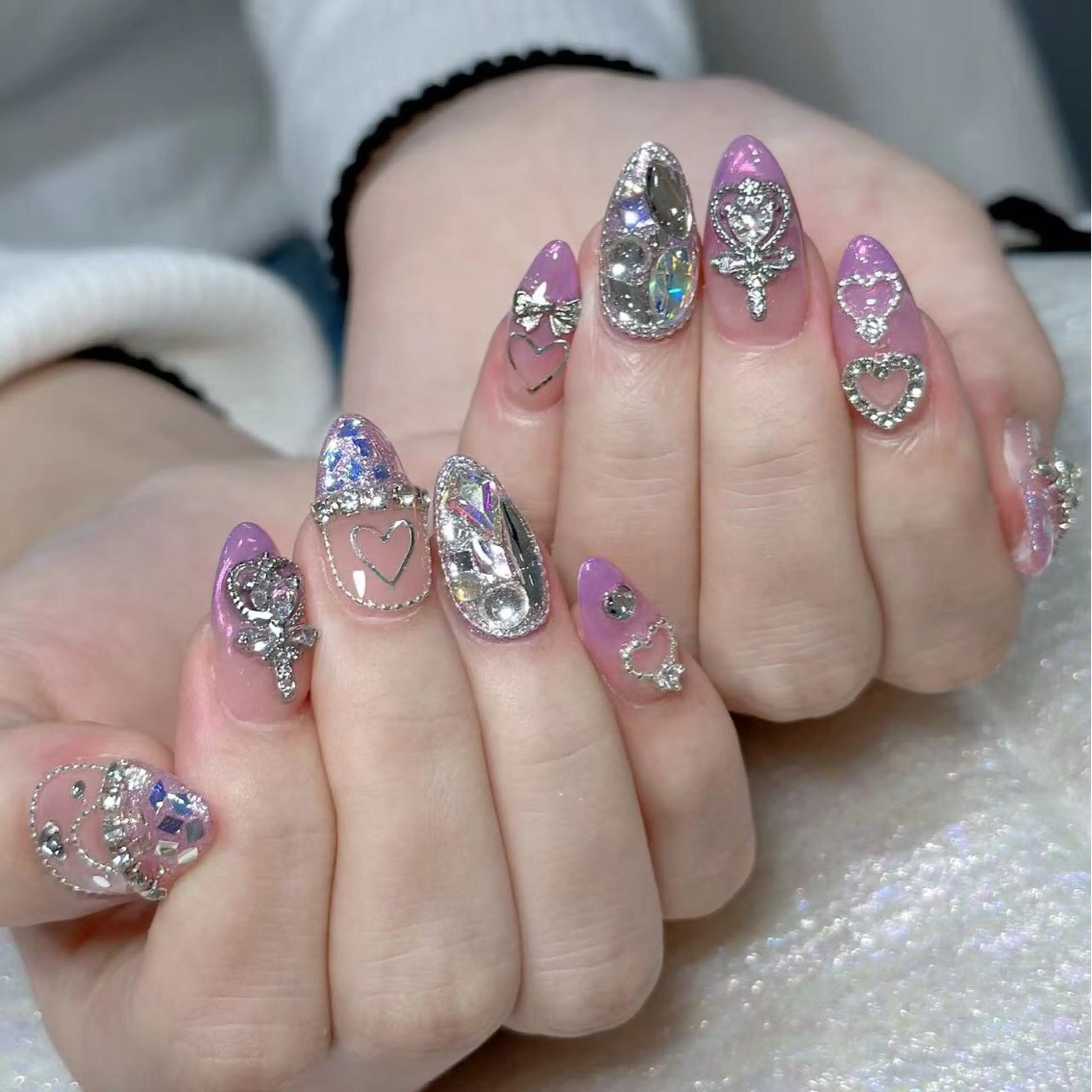 ネイル ハンドネイル Queens ひなのネイルデザイン