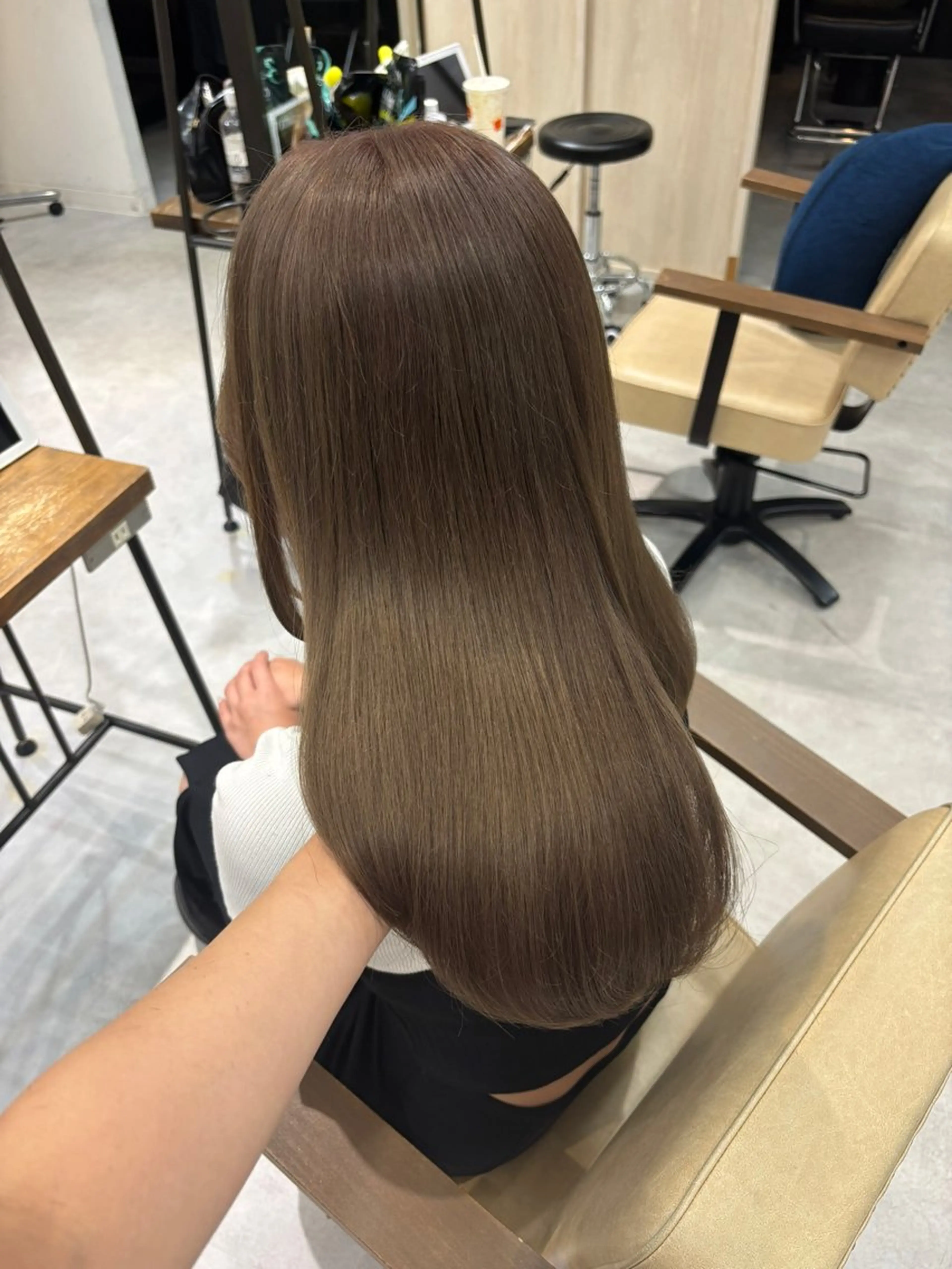 ミディアム カラー カット ヘアカラー トリートメント MAKO/モテ髪/ ハイトーン/赤みなしのヘアスタイル