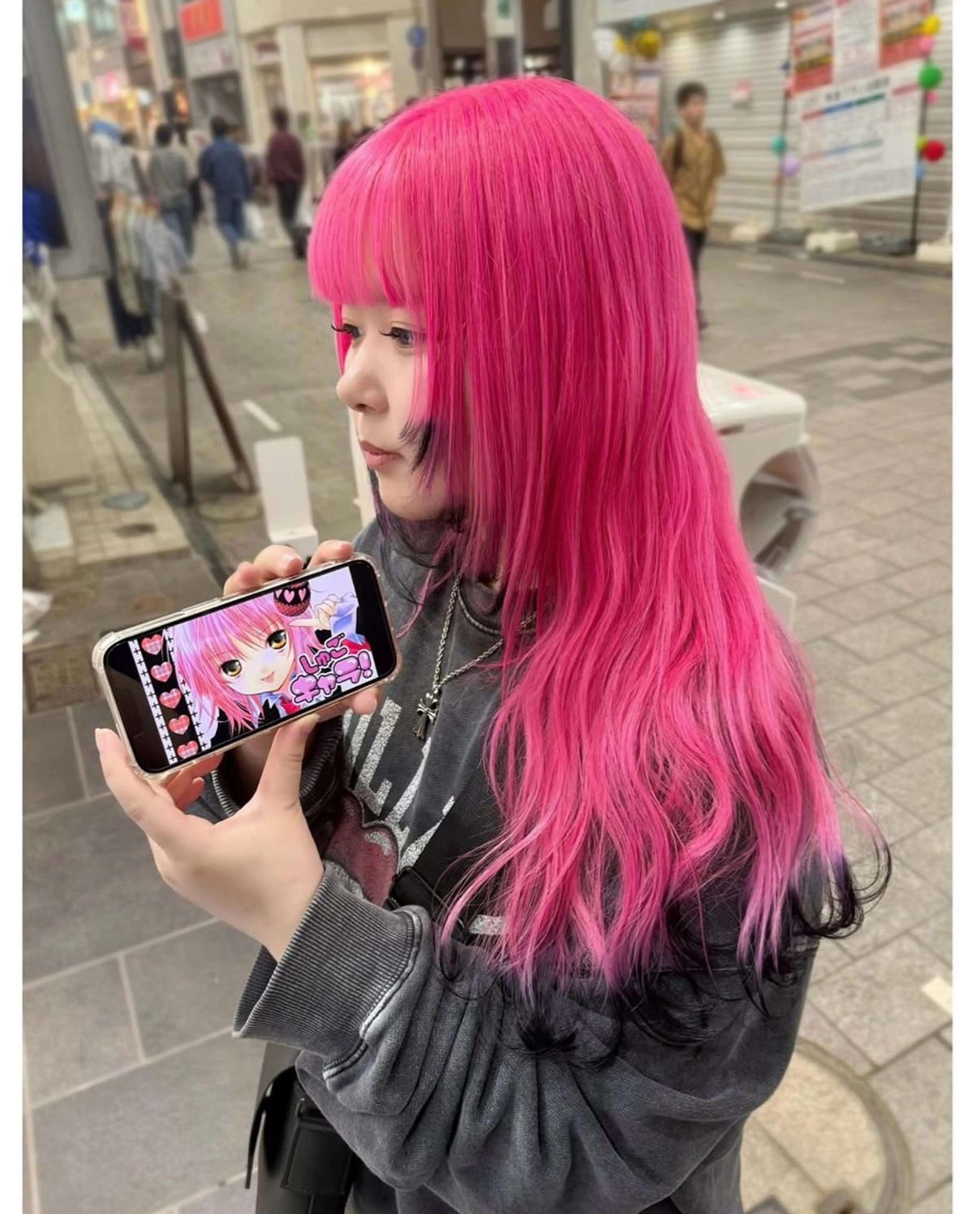 ロング カラー 黒髪 デザインカラー ピンクカラー ヘアカラー GARU-ガル-所属・TSUNO🦖 派手髪/オタク美容師のヘアスタイル