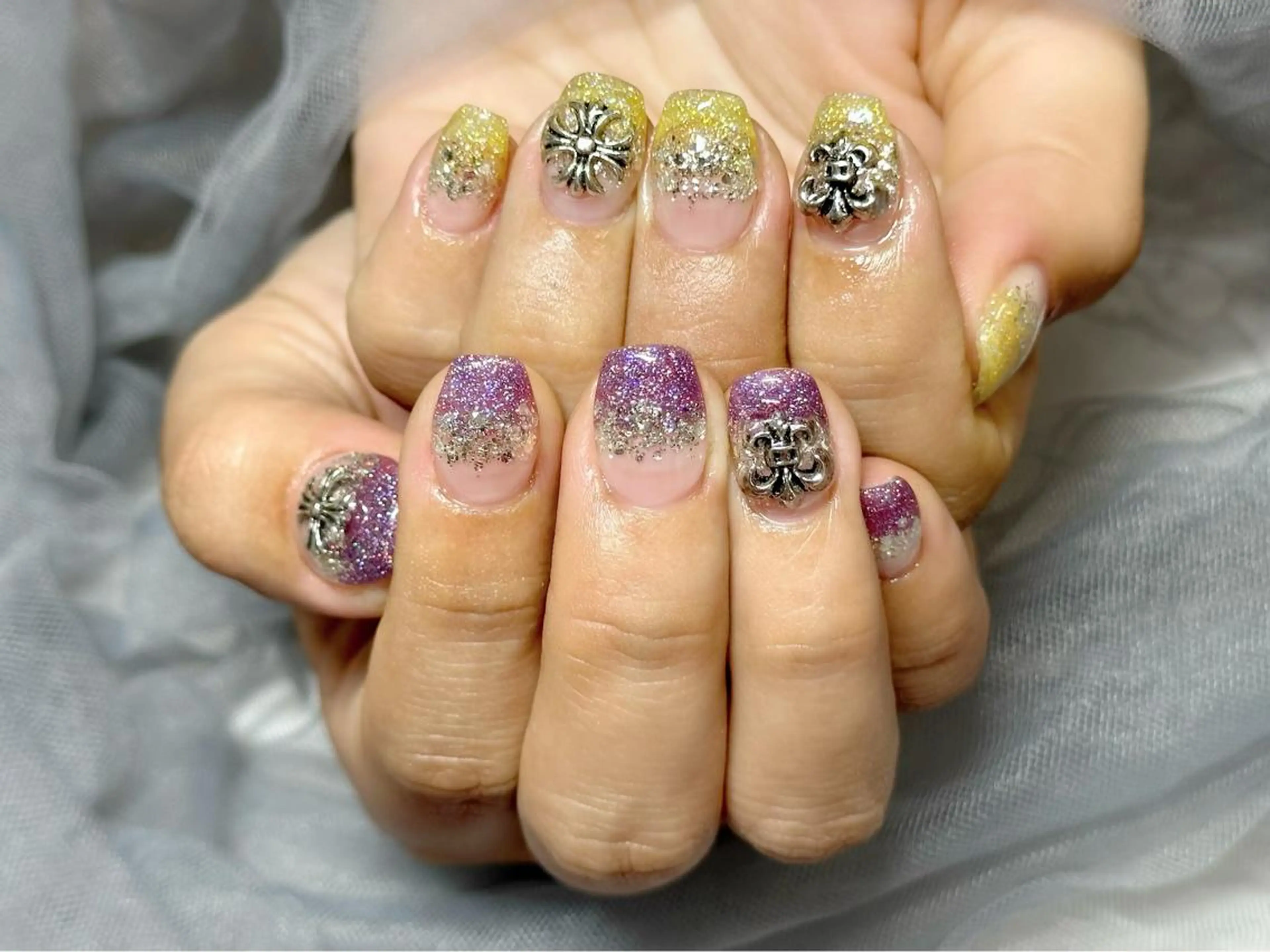 ネイル ラメ(グリッター) 黄色 ハンドネイル Nail Salon KURELLYのネイルデザイン