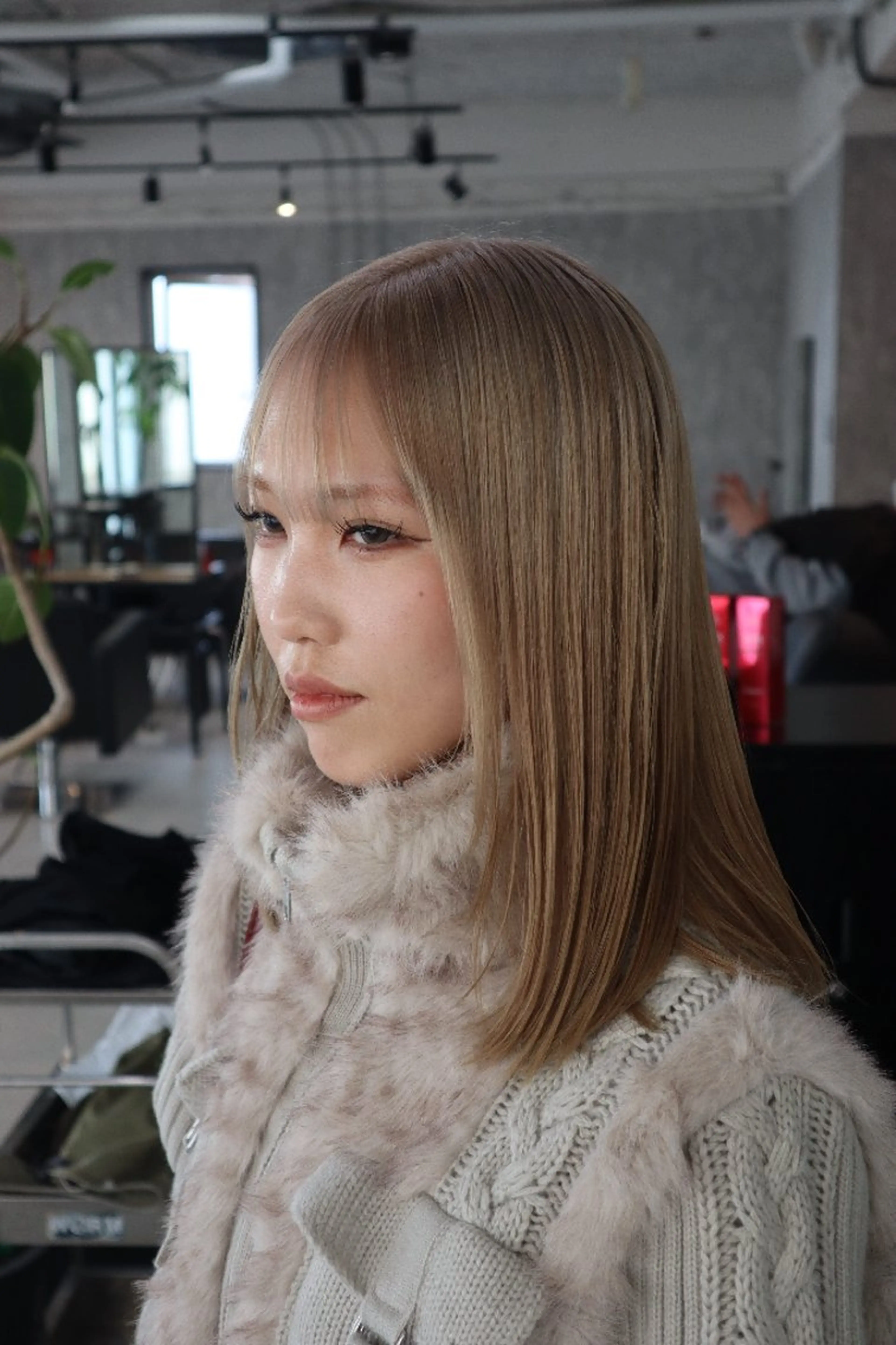 ミディアム カラー ハイトーンカラー ヘアカラー TIDE HAIR 高槻店所属・🔥IKU🔥/ ハイトーン/ブリーチのヘアスタイル