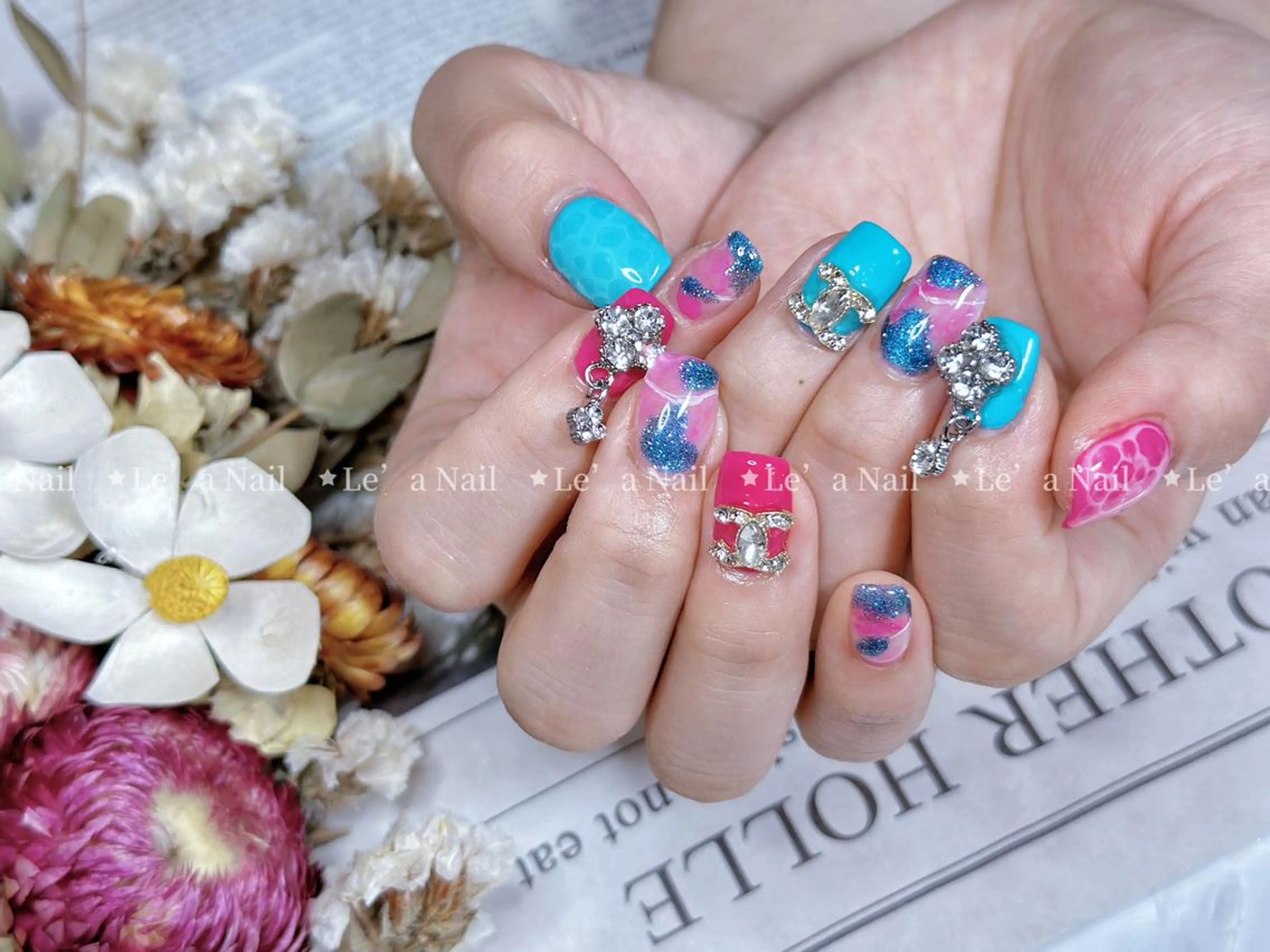 ミディアム カラー ネイル Le’a NailSalonのネイルデザイン