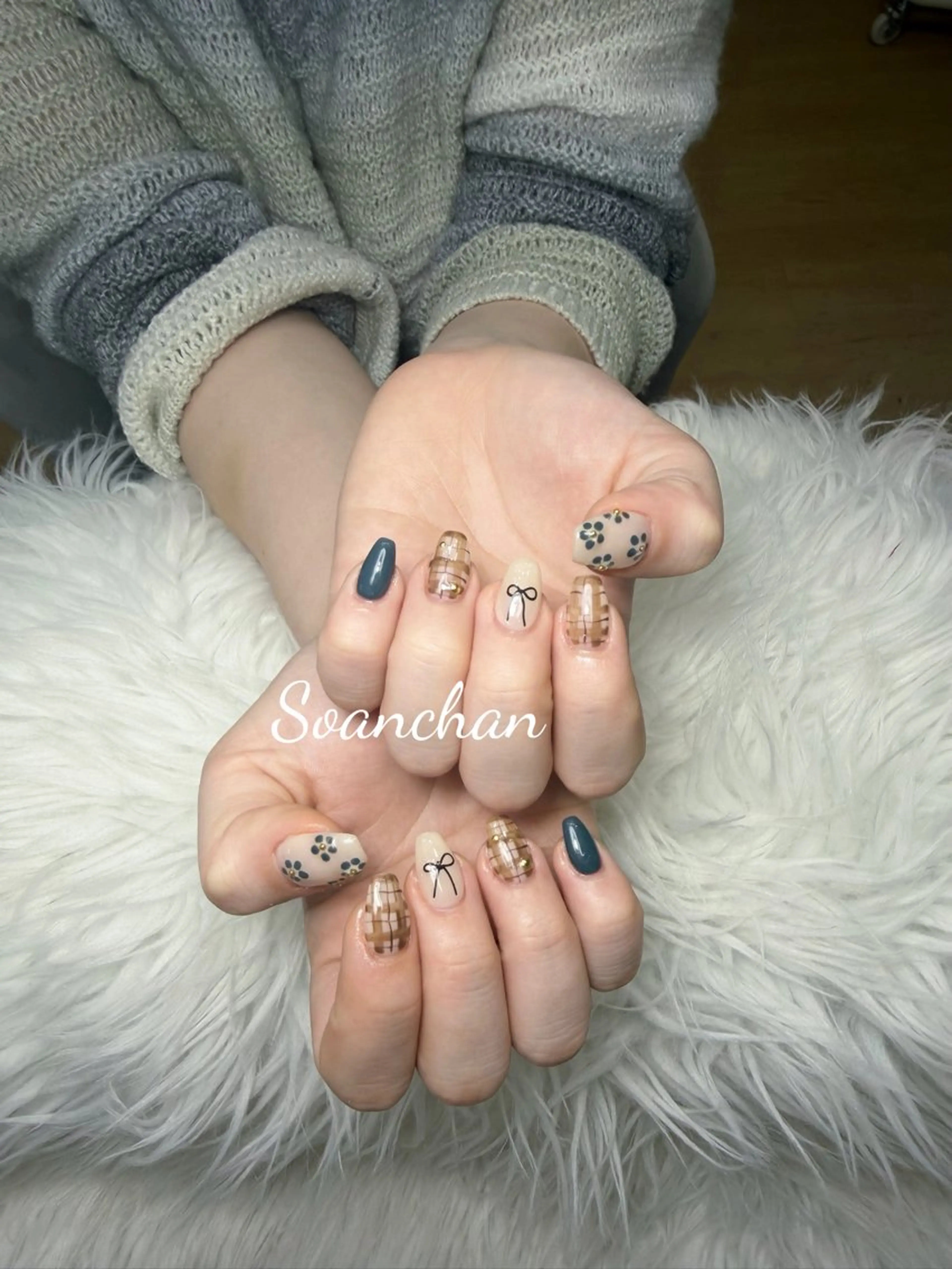 ネイル アートネイル ジェルネイル マグネットネイル ニュアンスネイル シンプルネイル ハンドネイル Ryu Nail NekoChanのネイルデザイン