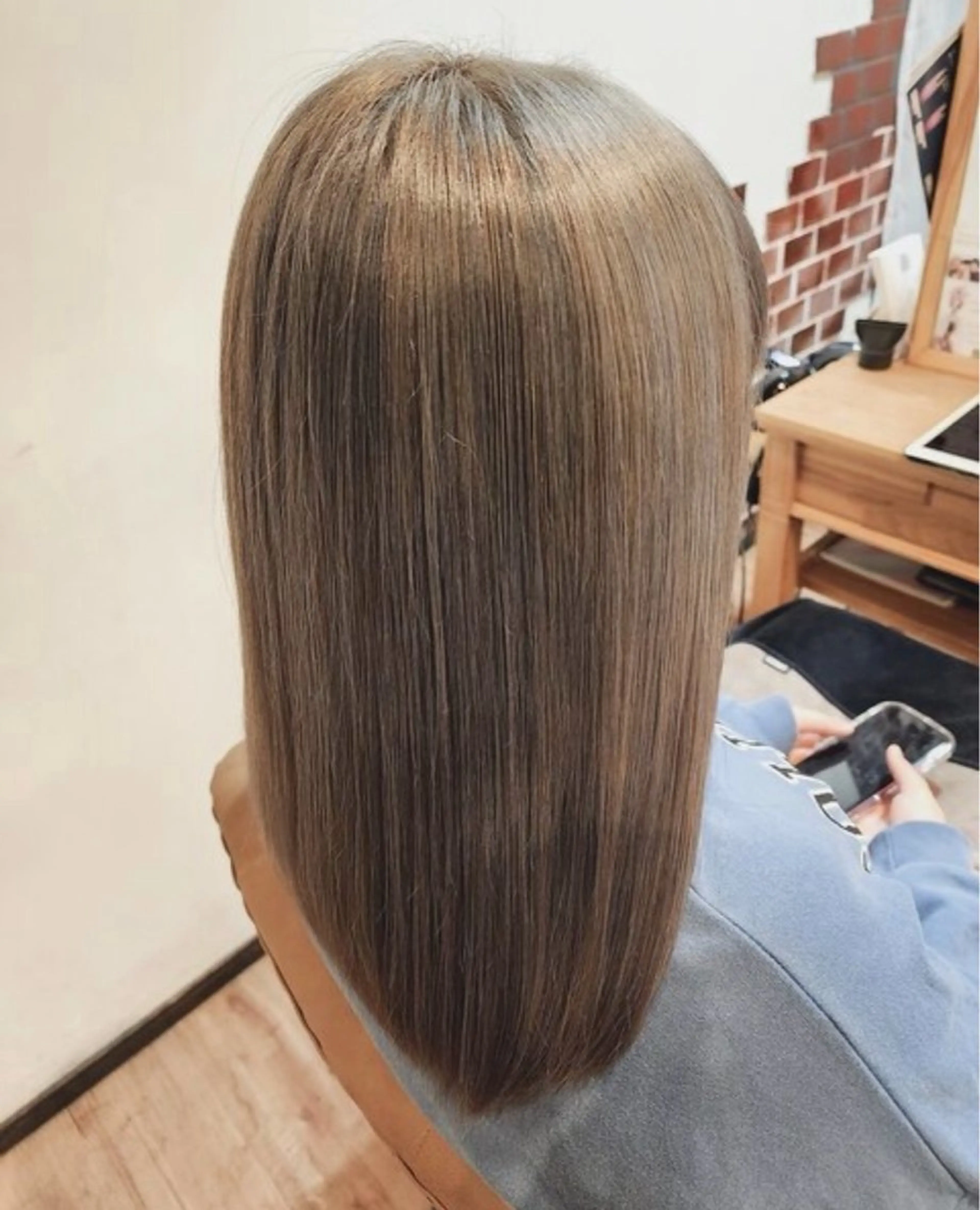 カラー ヘアカラー 梶 瑞希のヘアスタイル