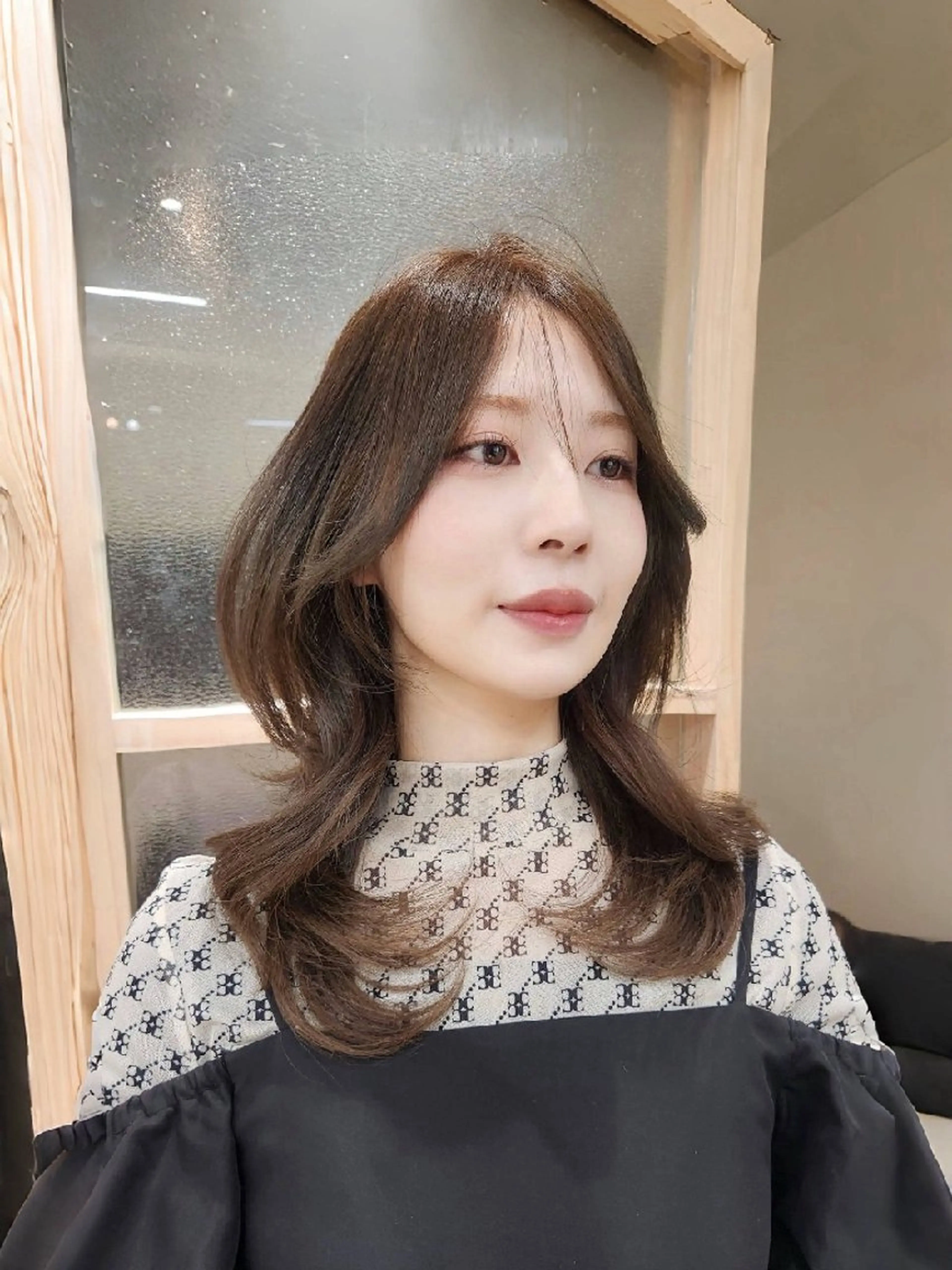 ミディアム カラー アッシュ ブリーチ ブリーチなしカラー ヘアカラー 【縮毛矯正/髪質改善 カラー】yumiのヘアスタイル