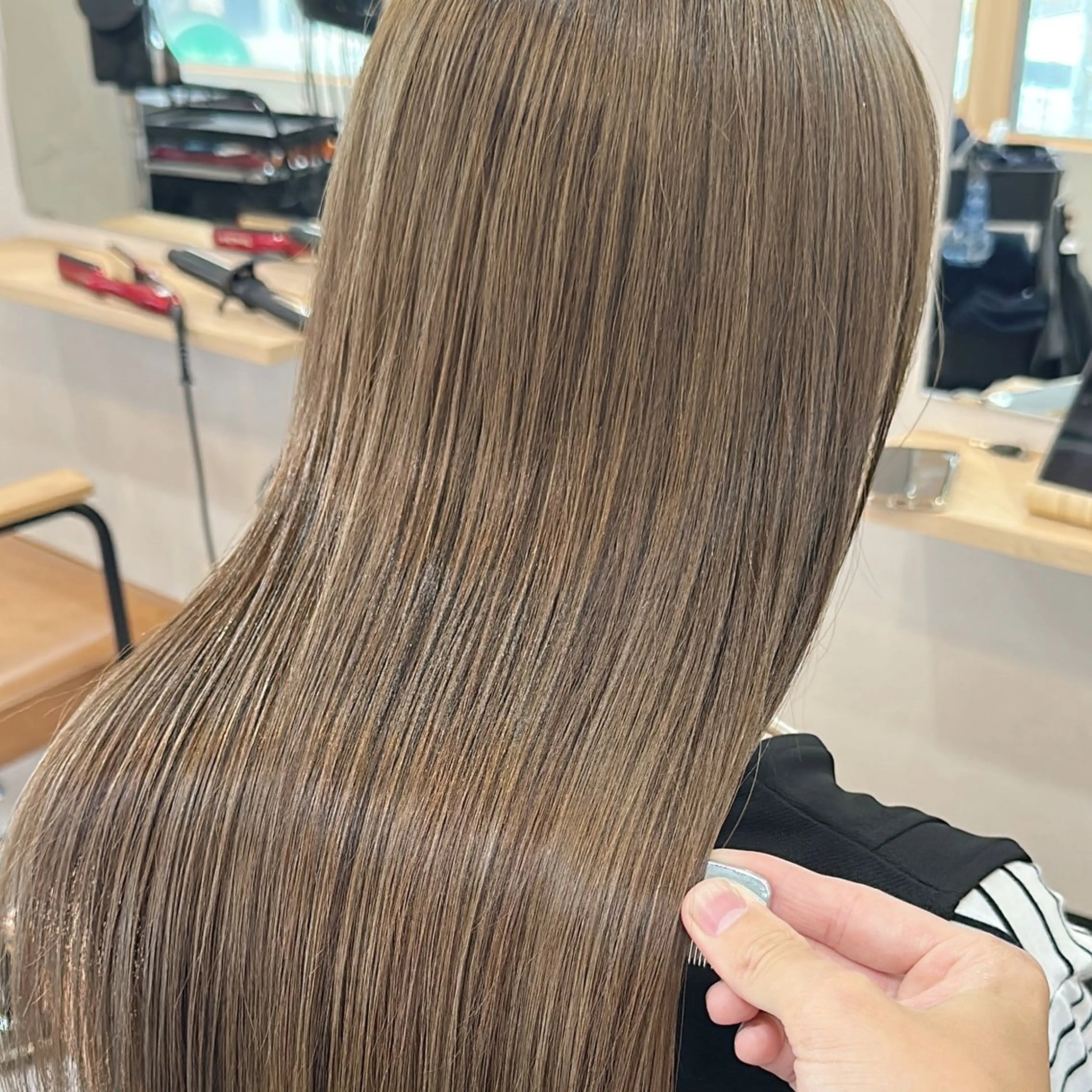 カット＋透明感カラー＋美髪キュアトリートメント6stepの写真