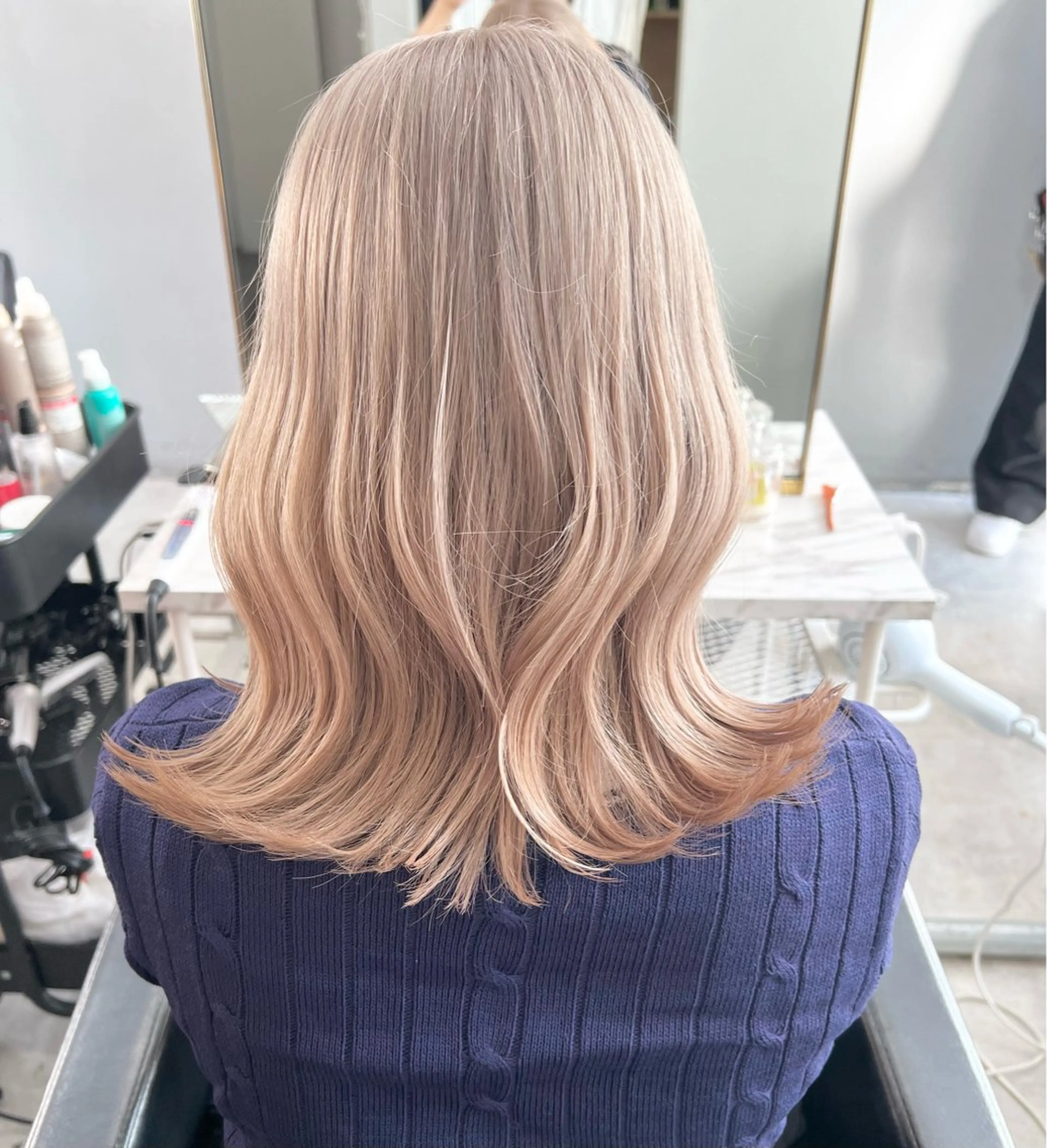 ミディアム カラー カット ヘアカラー トリートメント ヘアセット 🫧艶ダブルカラー ブリーチ🫧トモヤのヘアスタイル