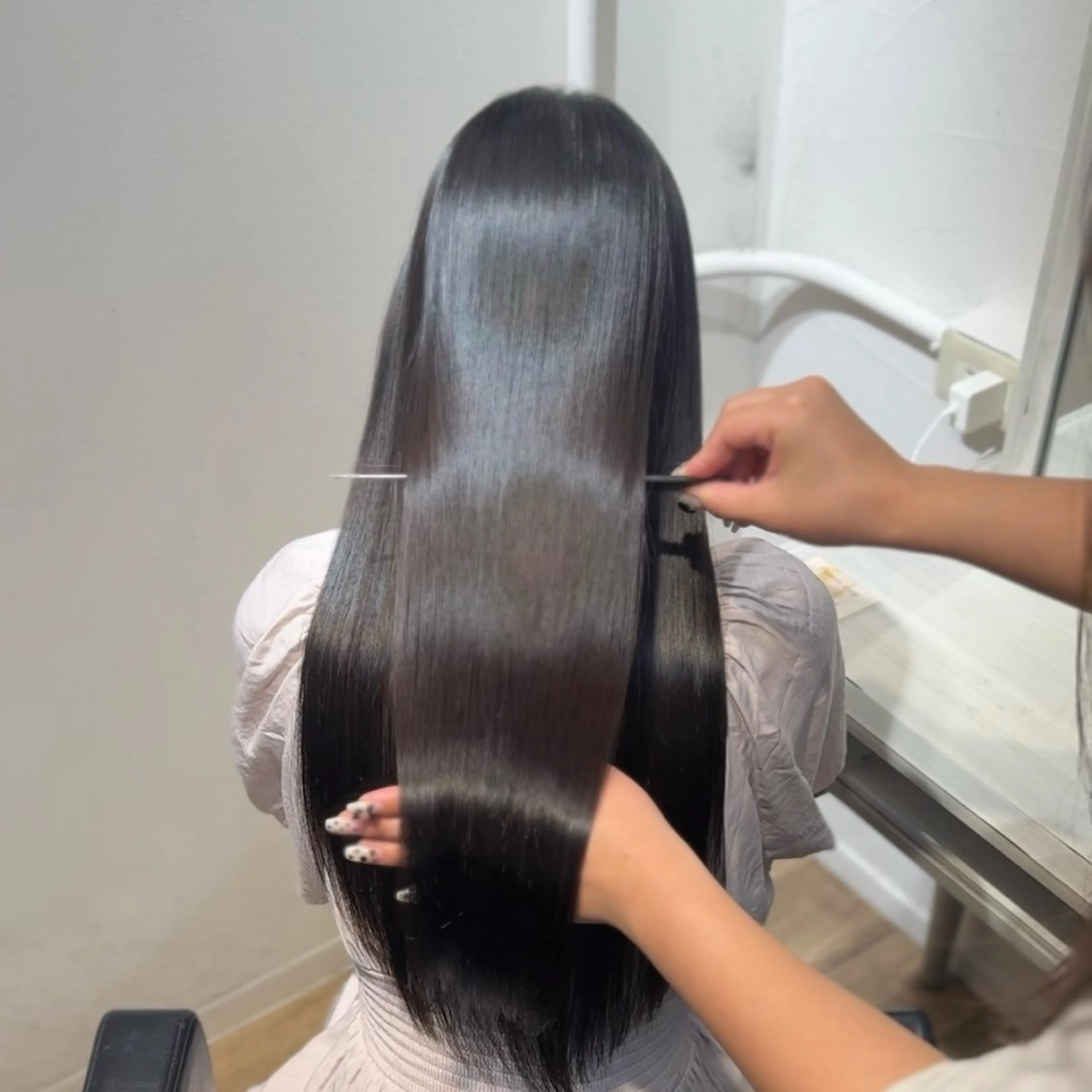 ロング 縮毛矯正 髪質改善特化／透明感 カラー／ＡＫＡＮＥ♡のヘアスタイル