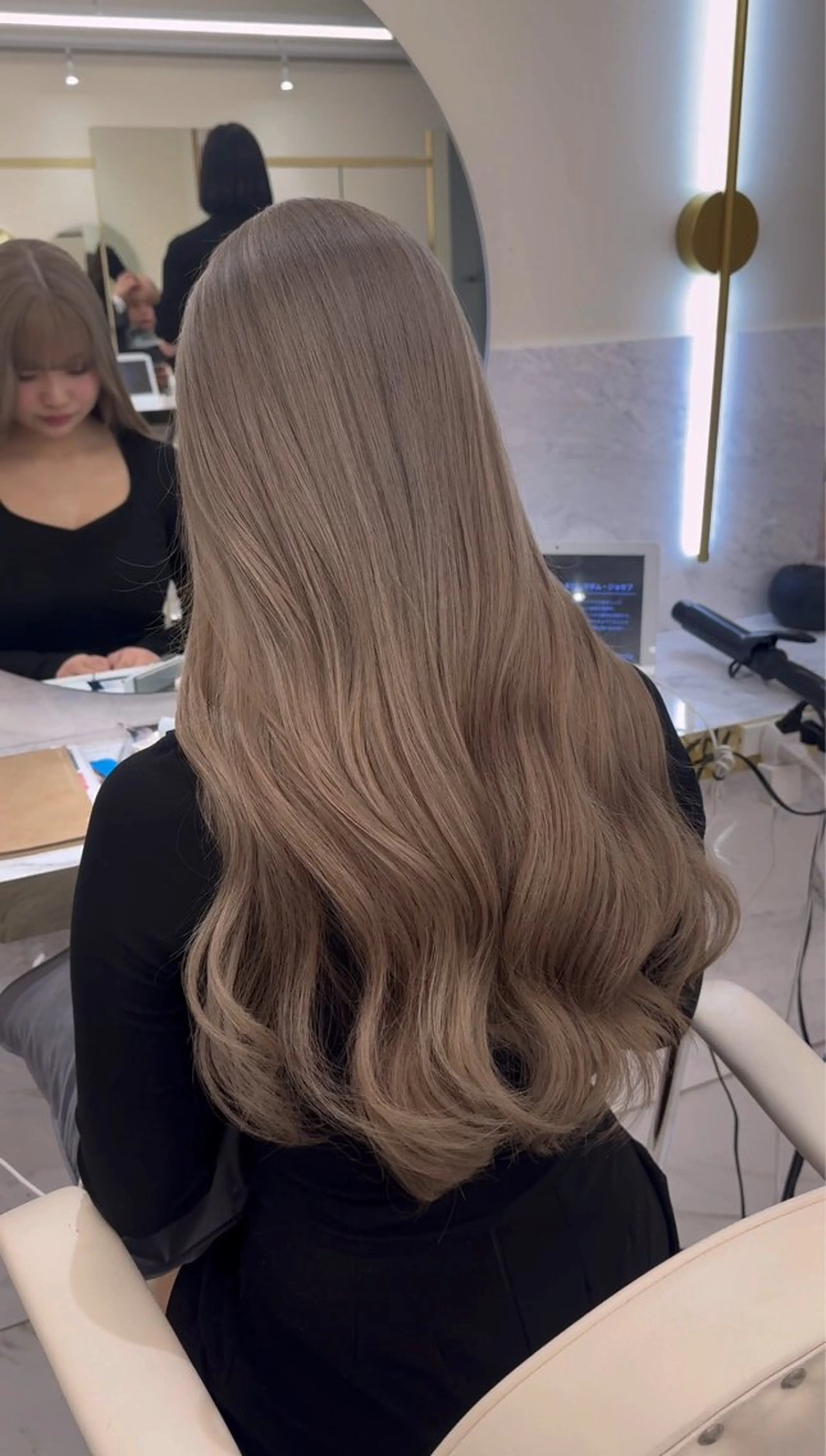 ロング カラー ベージュカラー ハイトーンカラー ミルクティーベージュ 髪質改善🫧 カラー特化/Hinaのヘアスタイル