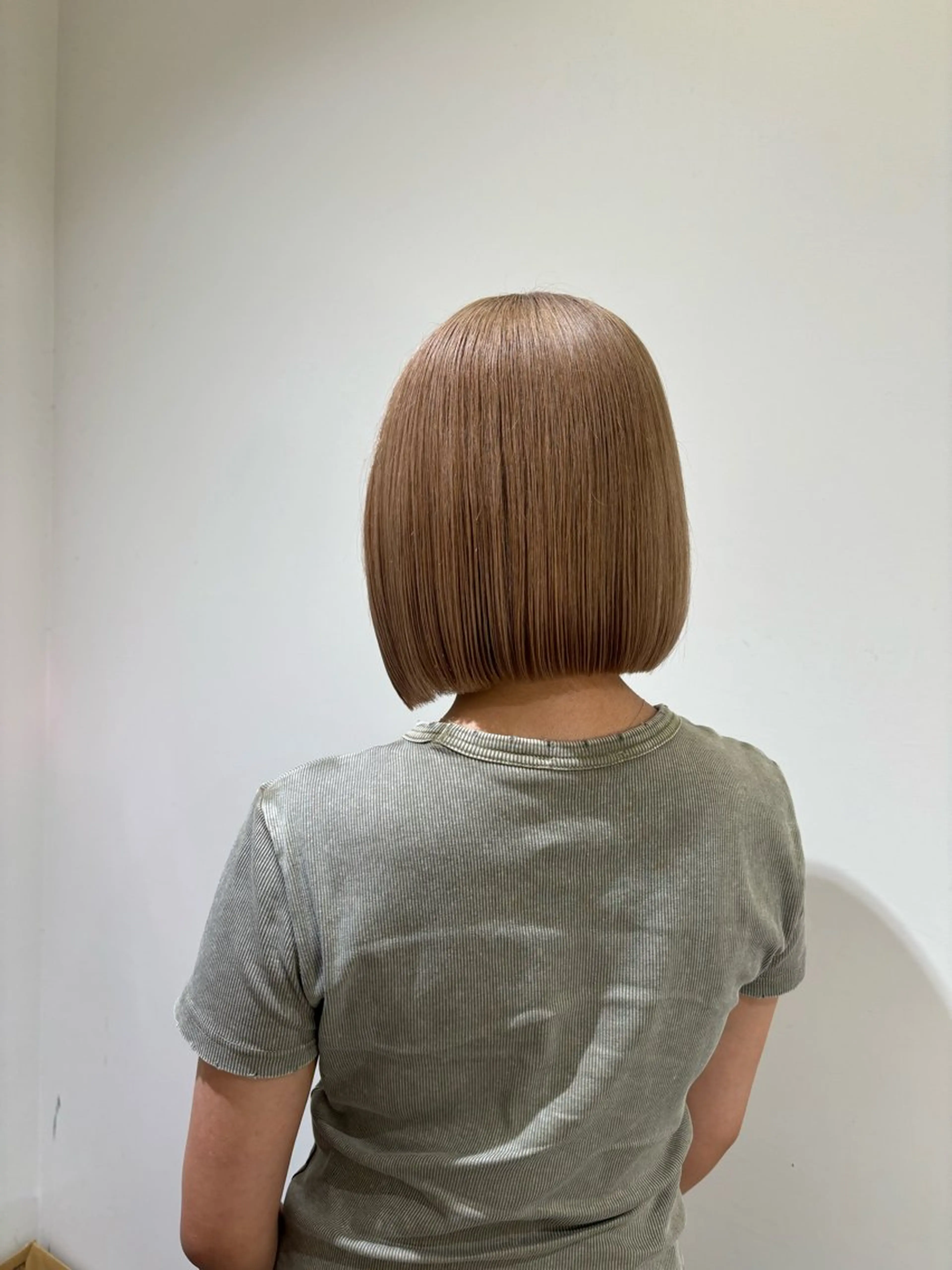 ミディアム ボブ gattaca nikeのヘアスタイル