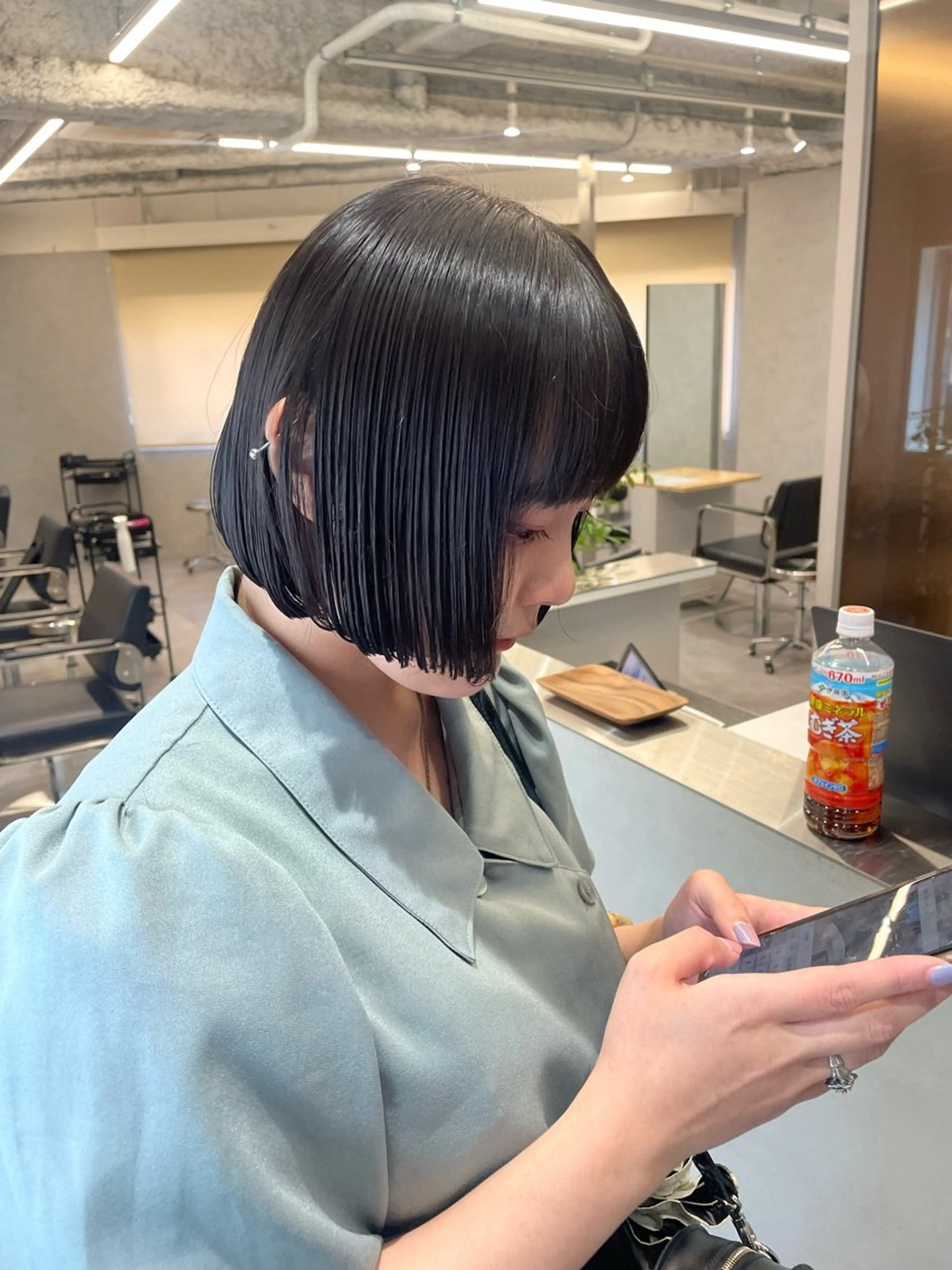 ミディアム カラー 黒髪 ボブ yui/ layer cutのヘアスタイル