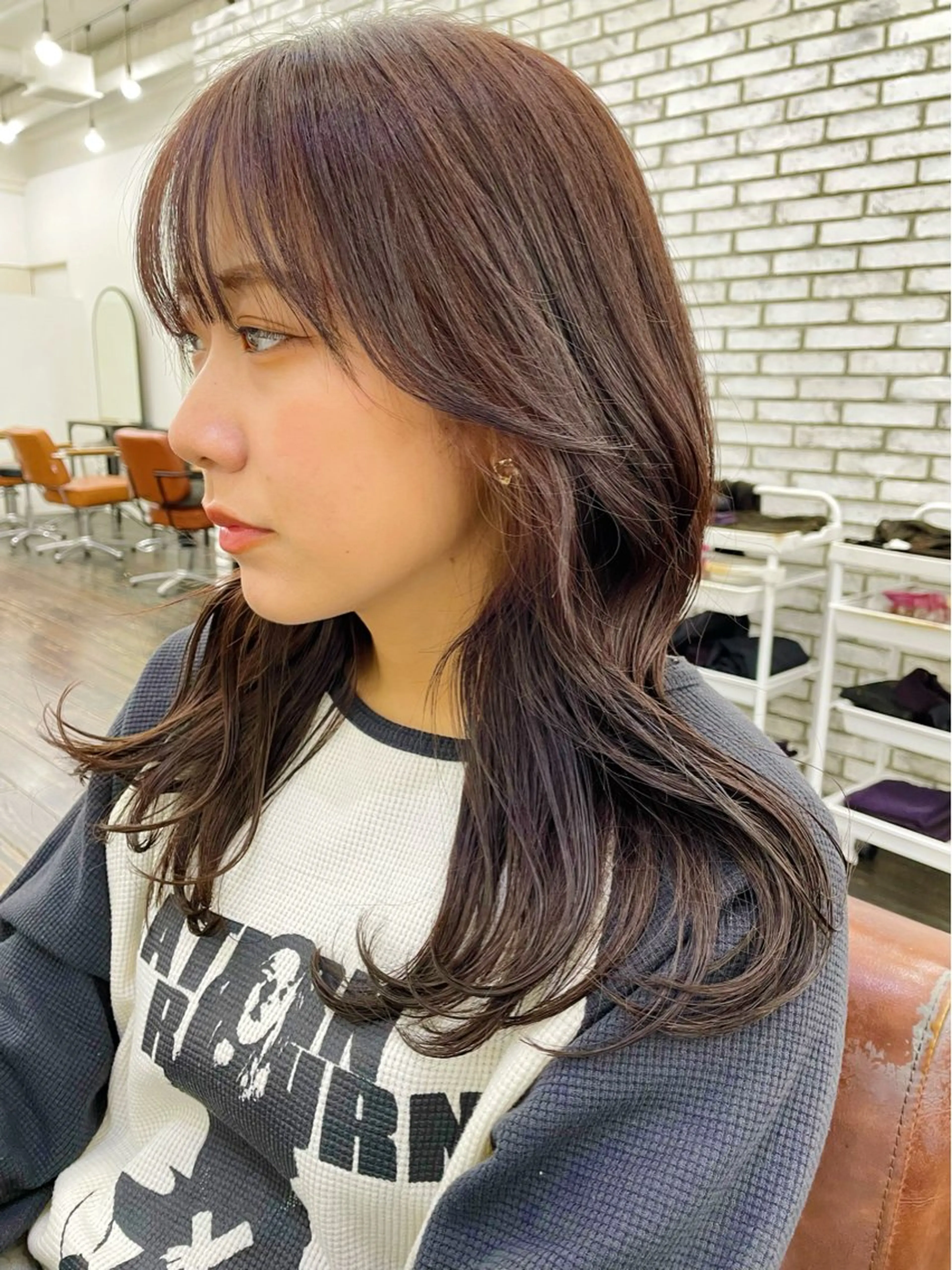 セミロング オレンジブラウン カット ヘアカラー Rina🪄 韓国風レイヤーcutのヘアスタイル