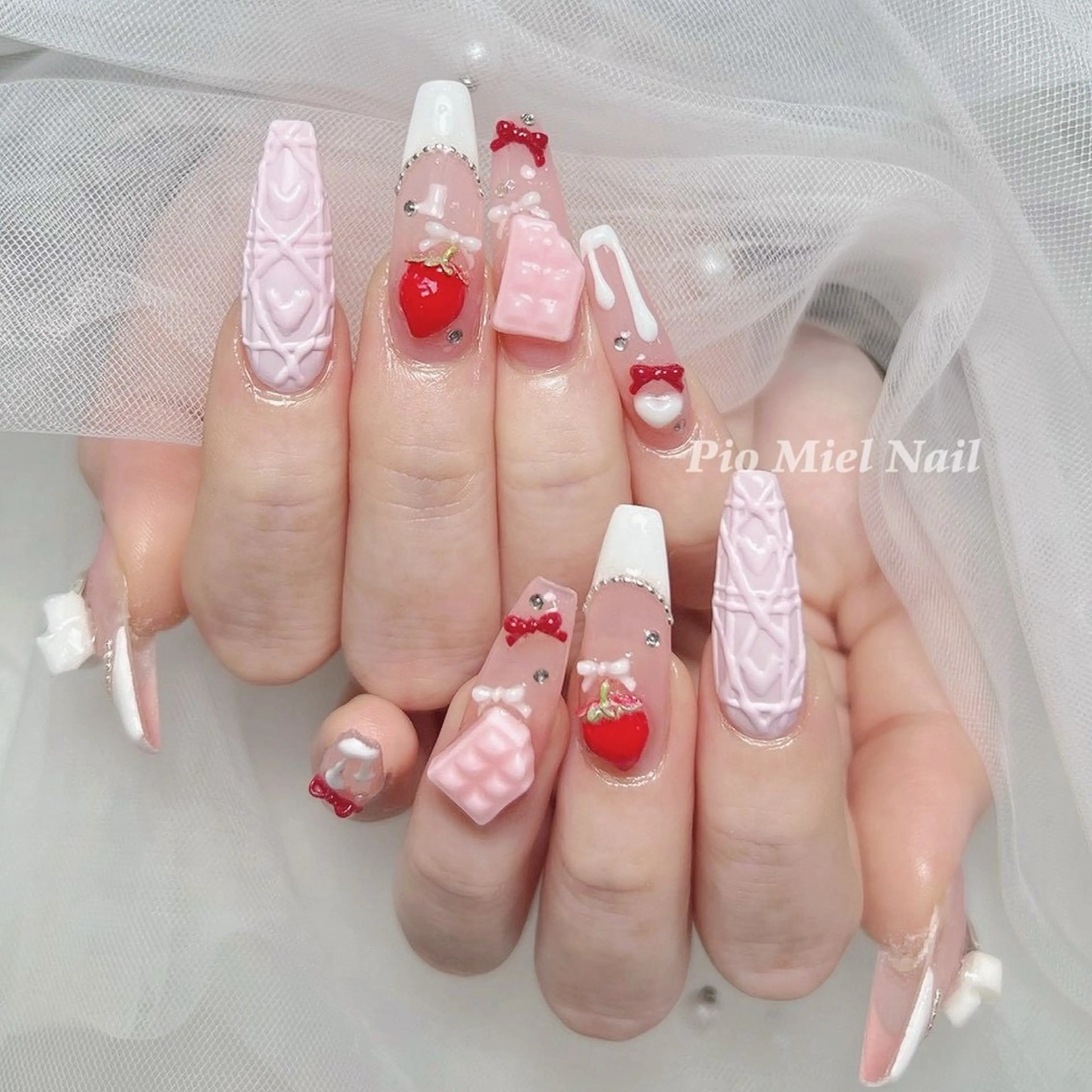 ネイル ハンドネイル HANA 長さだしのネイルデザイン