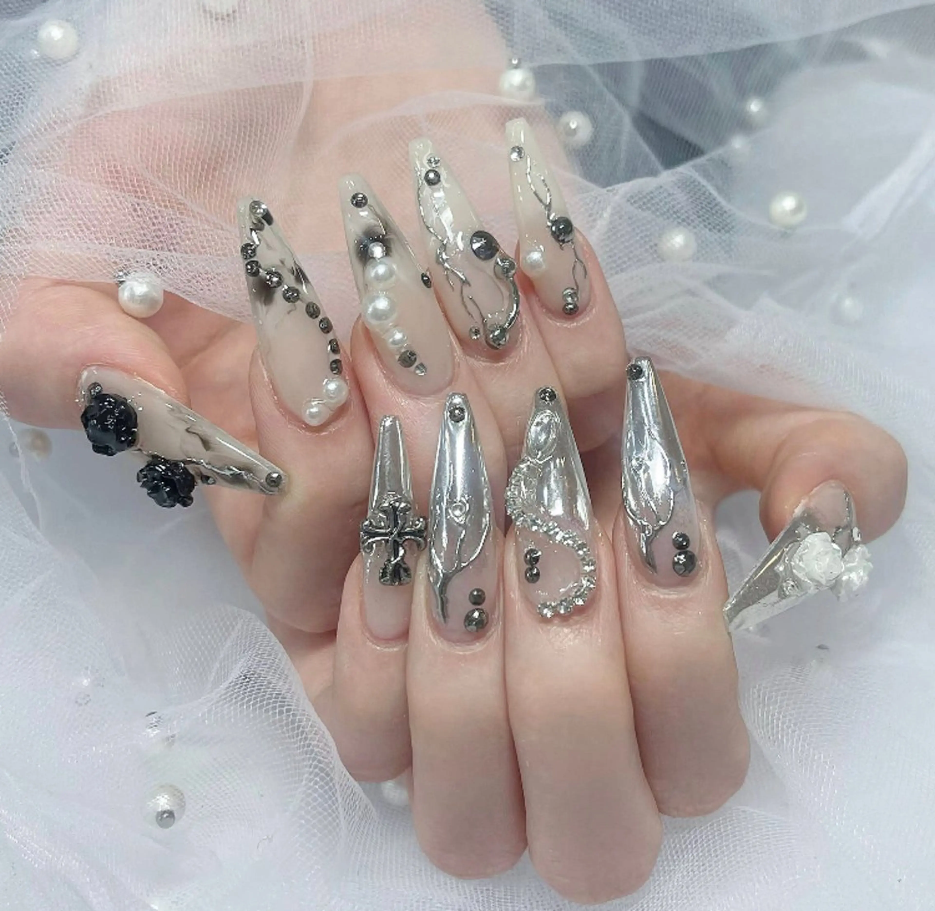 ネイル 長さ出し フレンチネイル 韓国ネイル レース マグネットネイル ハンドネイル 波 なみのネイルデザイン