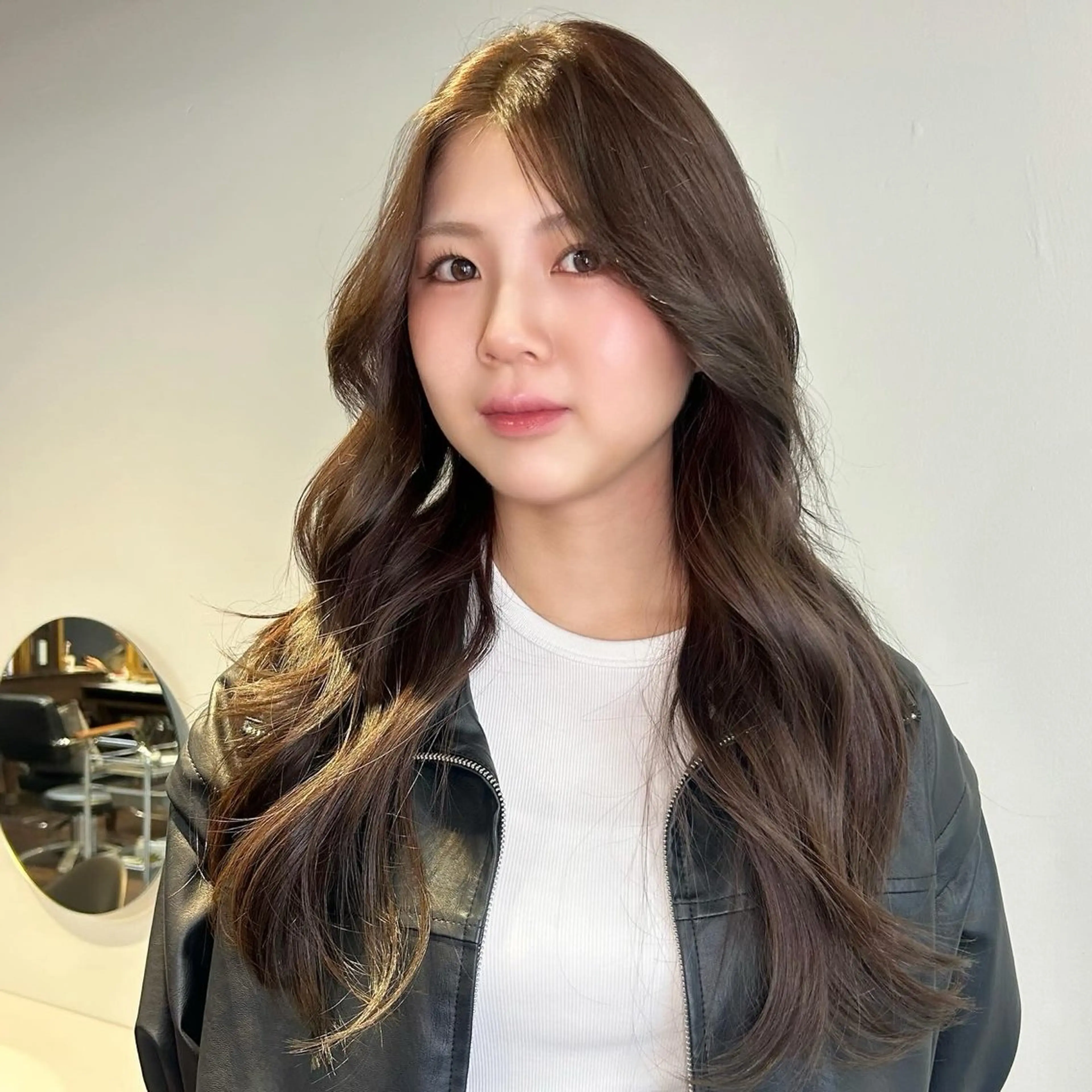 ロング カラー ヘアアレンジ ブリーチ ダブルカラー ブリーチなしカラー レイヤーカット×髪質 改善🇰🇷シオリのヘアスタイル