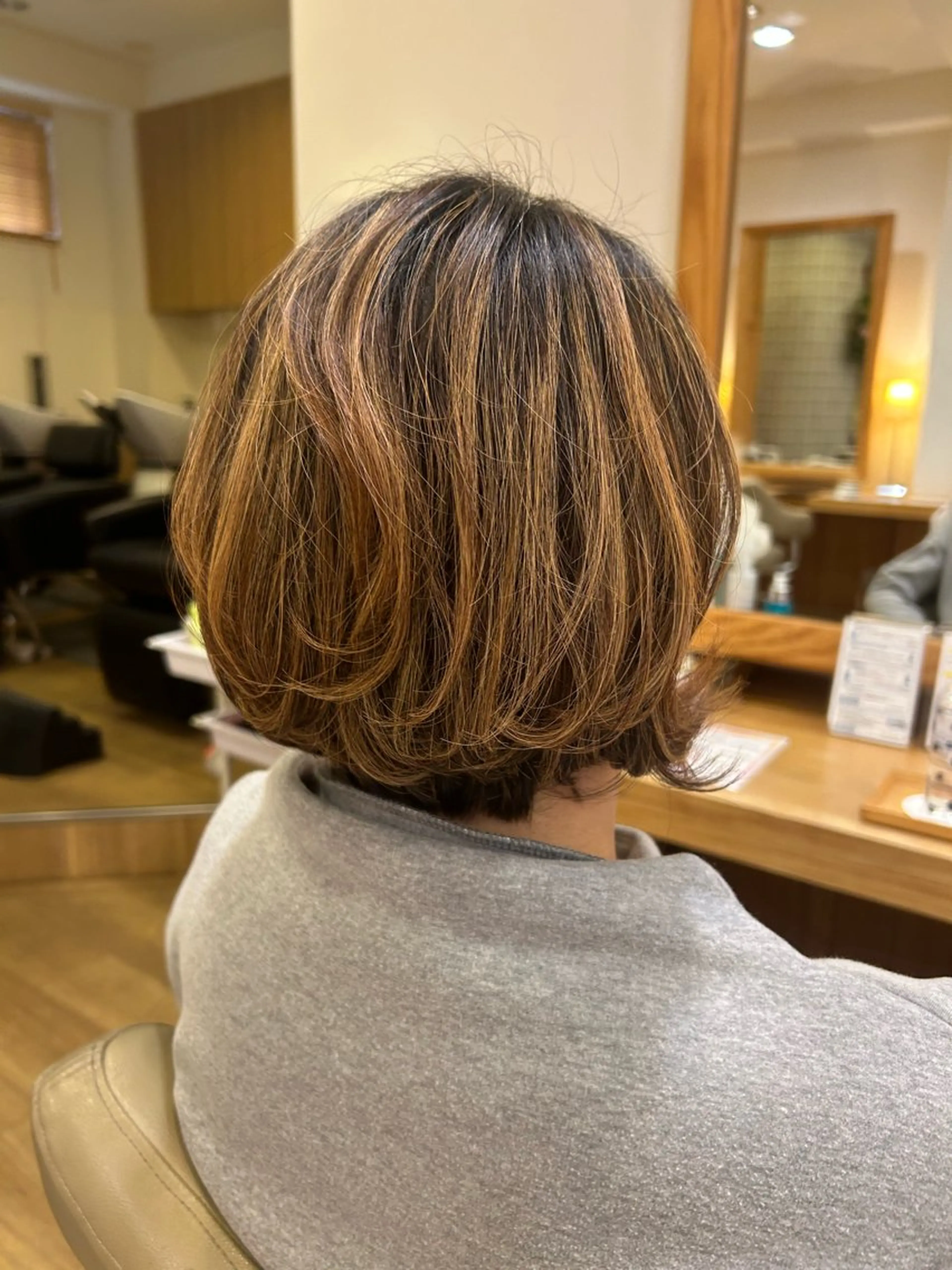 ショート カラー ハイライトカラー ハイライト カット ヘアカラー トリートメント 内田 めいのヘアスタイル