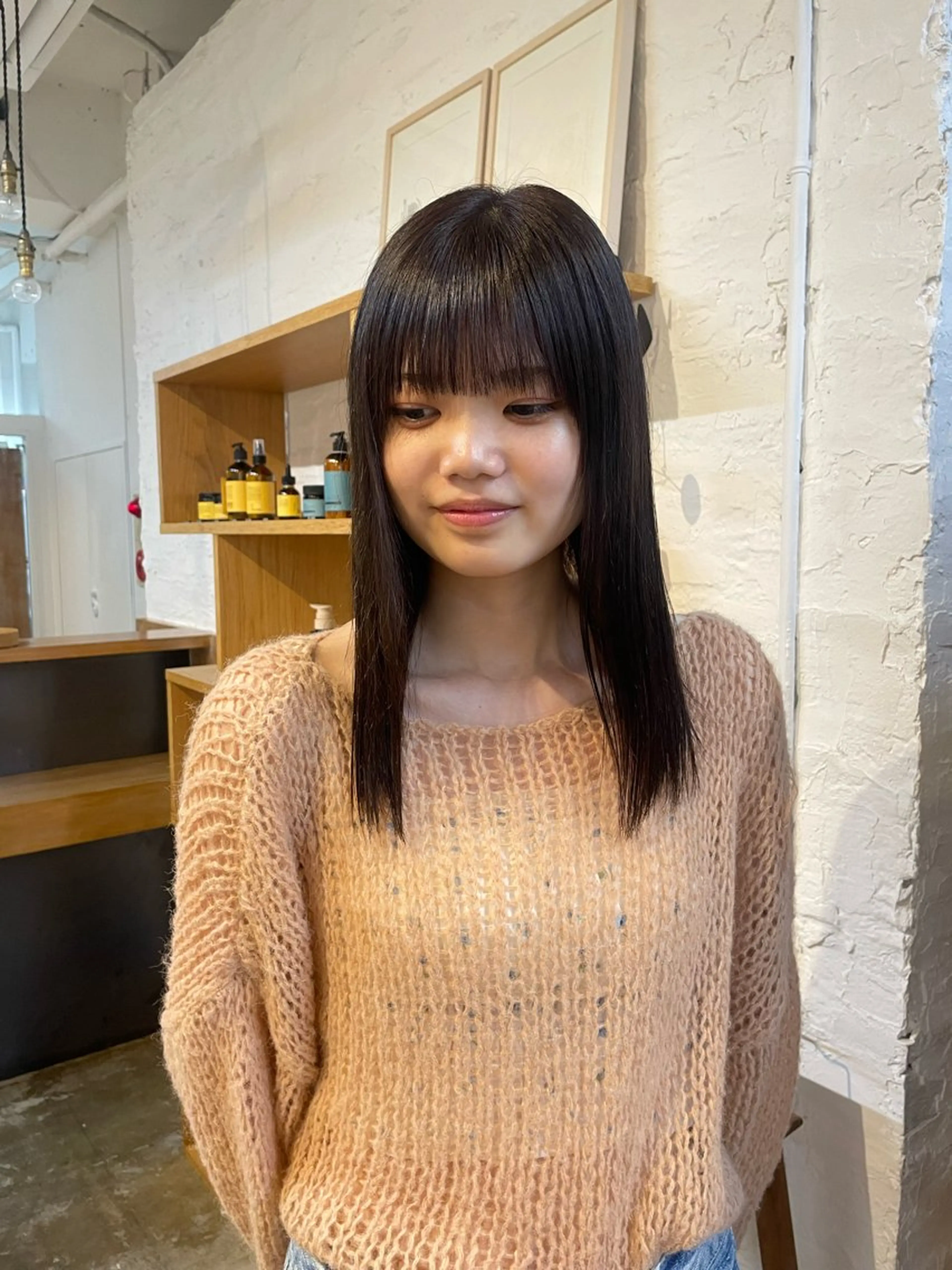 セミロング 縮毛矯正 mina / 透明感ベージュカラーのヘアスタイル