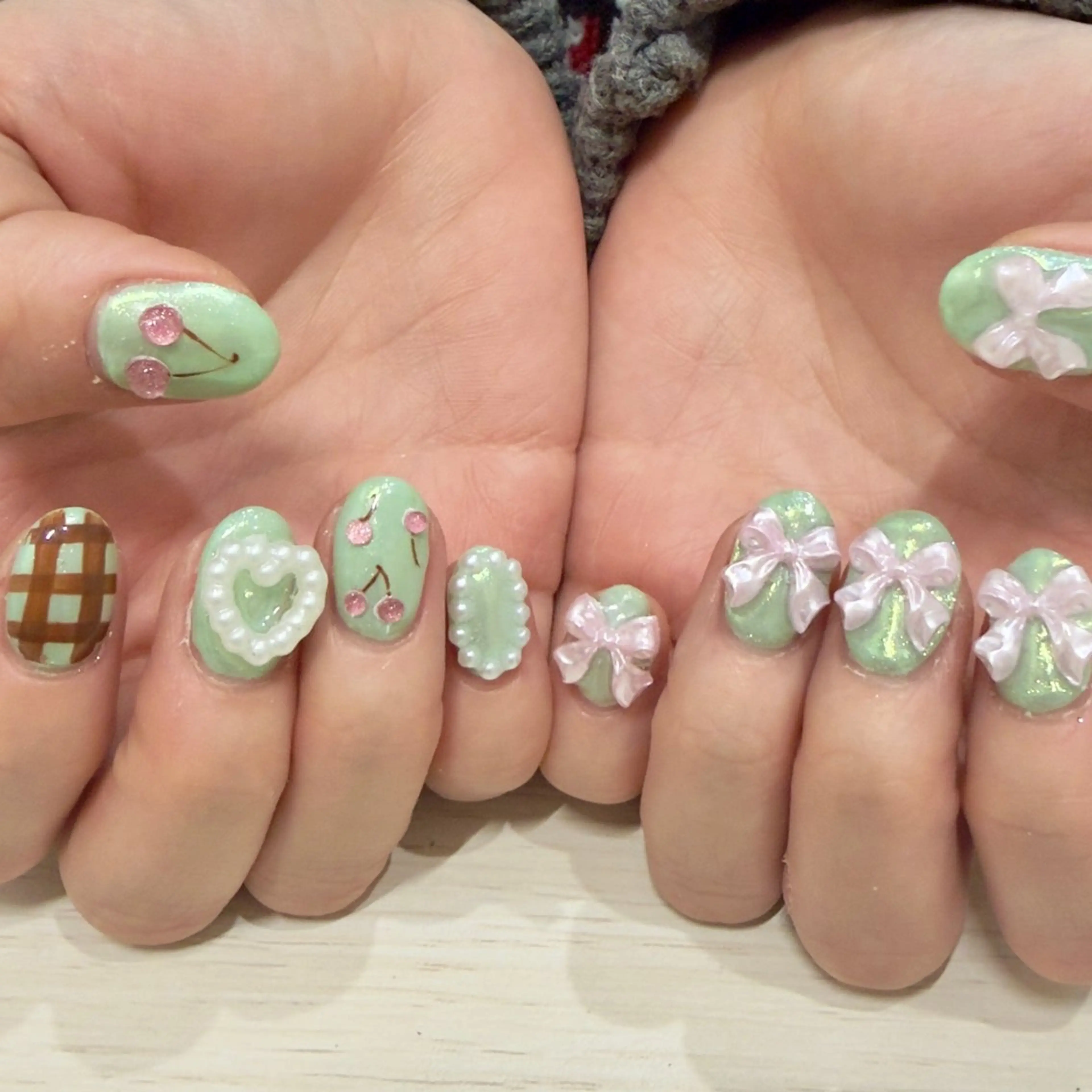 ネイル YURALINA sakiのネイルデザイン
