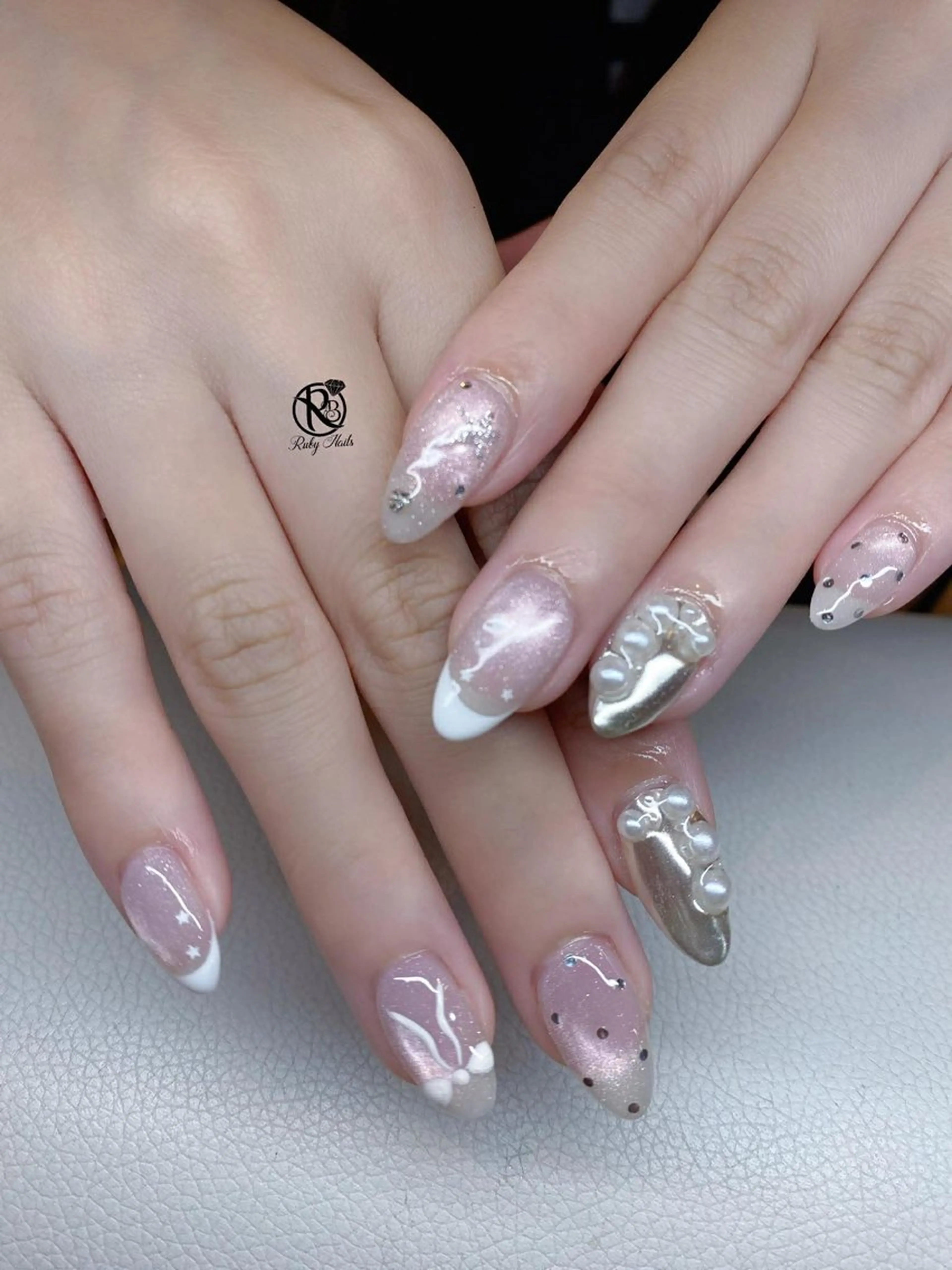 ネイル ボルドー ブラウン チークネイル ドット フットネイル ハンドネイル Ruby Nail 霞ヶ関店のネイルデザイン