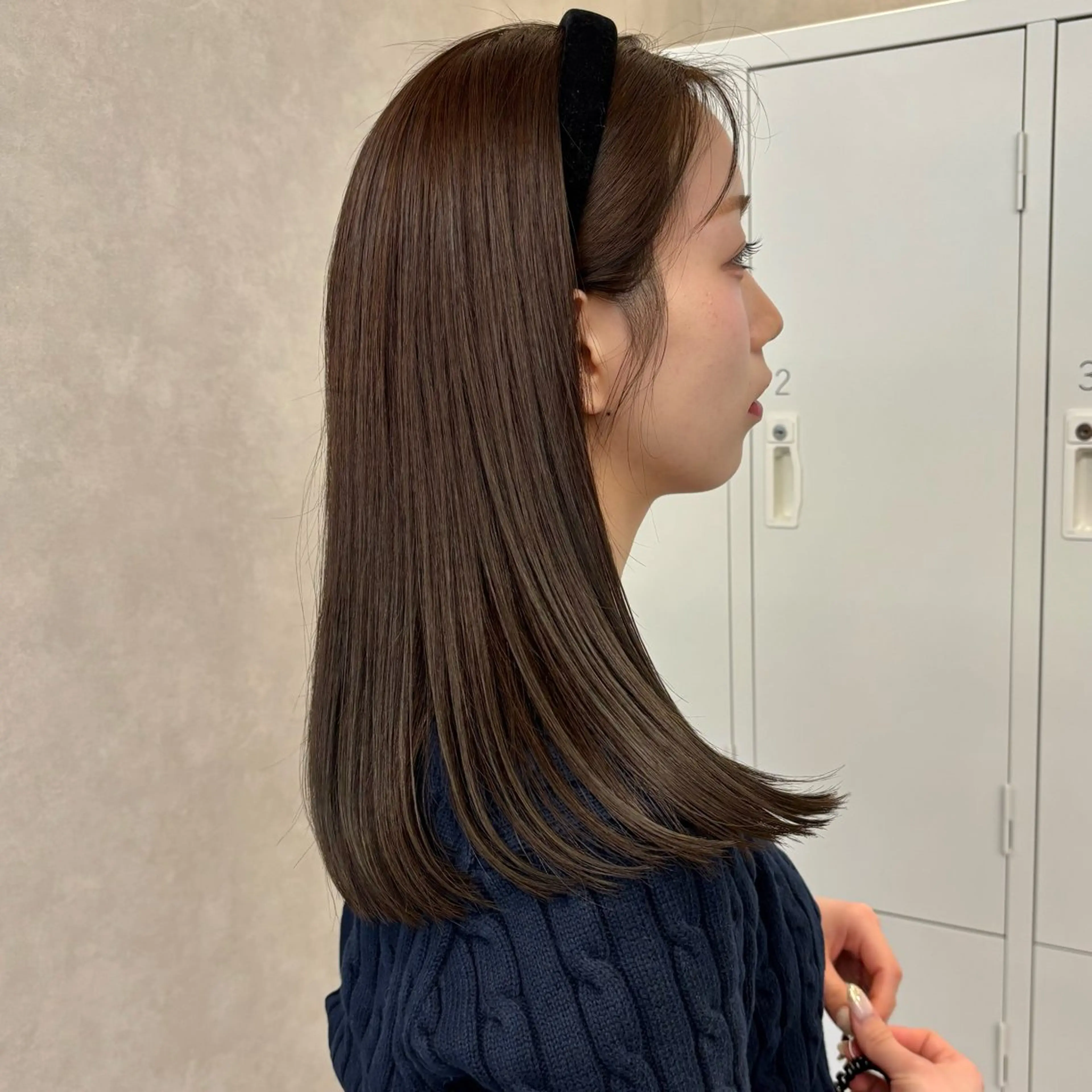 セミロング カラー ブラウンカラー アヤカ foto 武蔵小杉のヘアスタイル