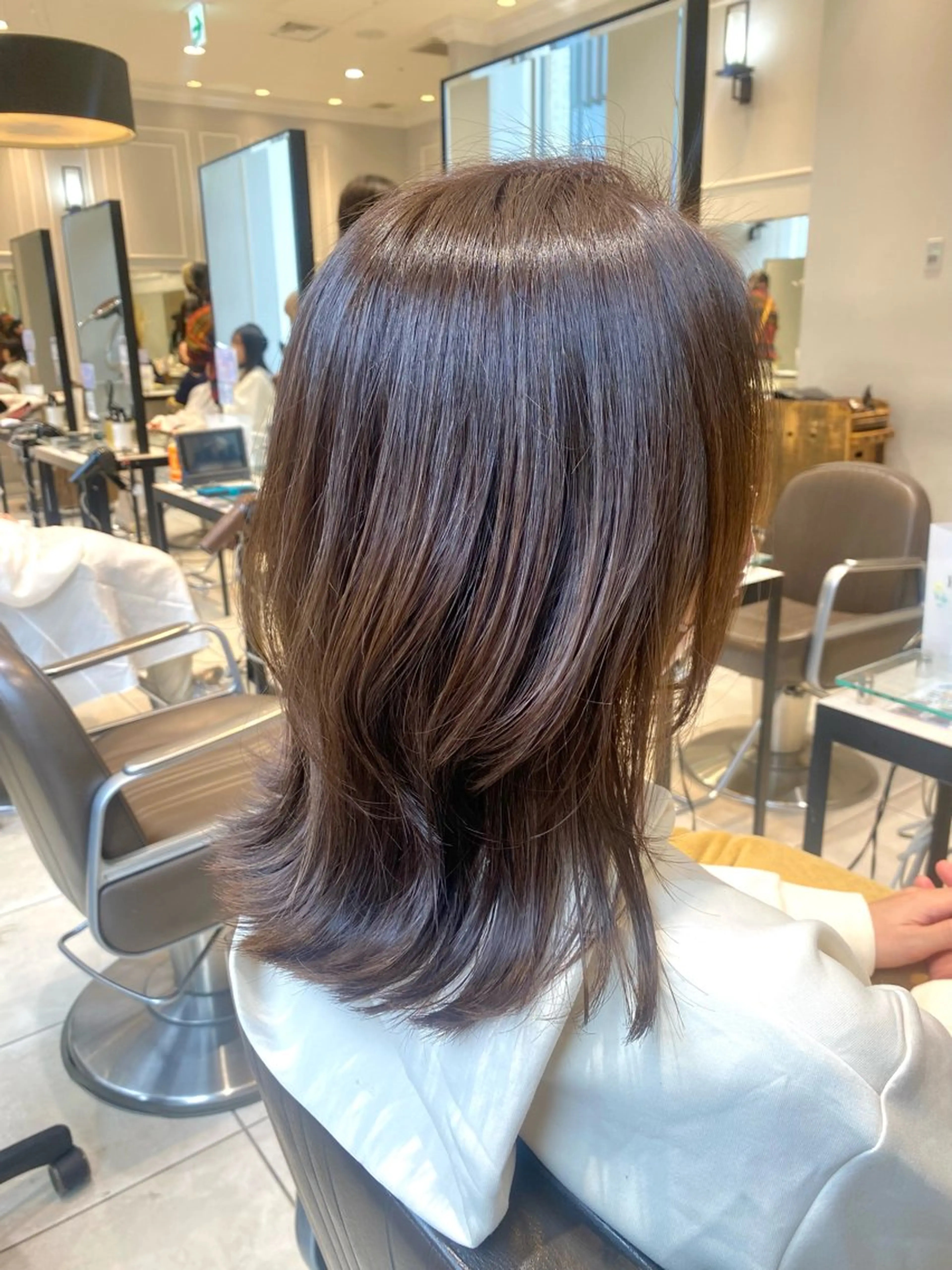 ミディアム カラー ベージュカラー くびれヘア レイヤーカット 韓国ヘア🍒渡辺 咲🍒のヘアスタイル