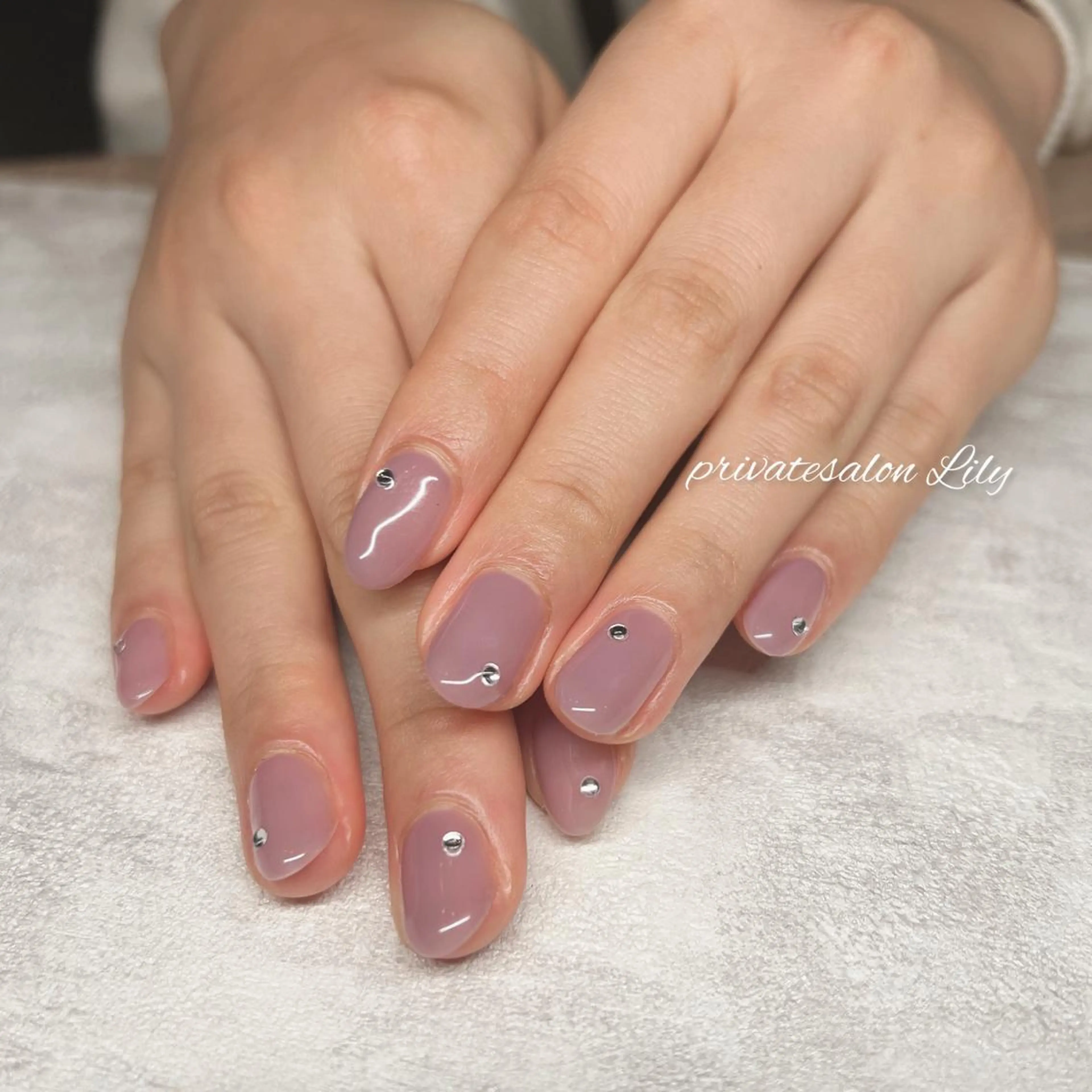 ネイル ストーンネイル ハンドネイル salon Lilyのネイルデザイン
