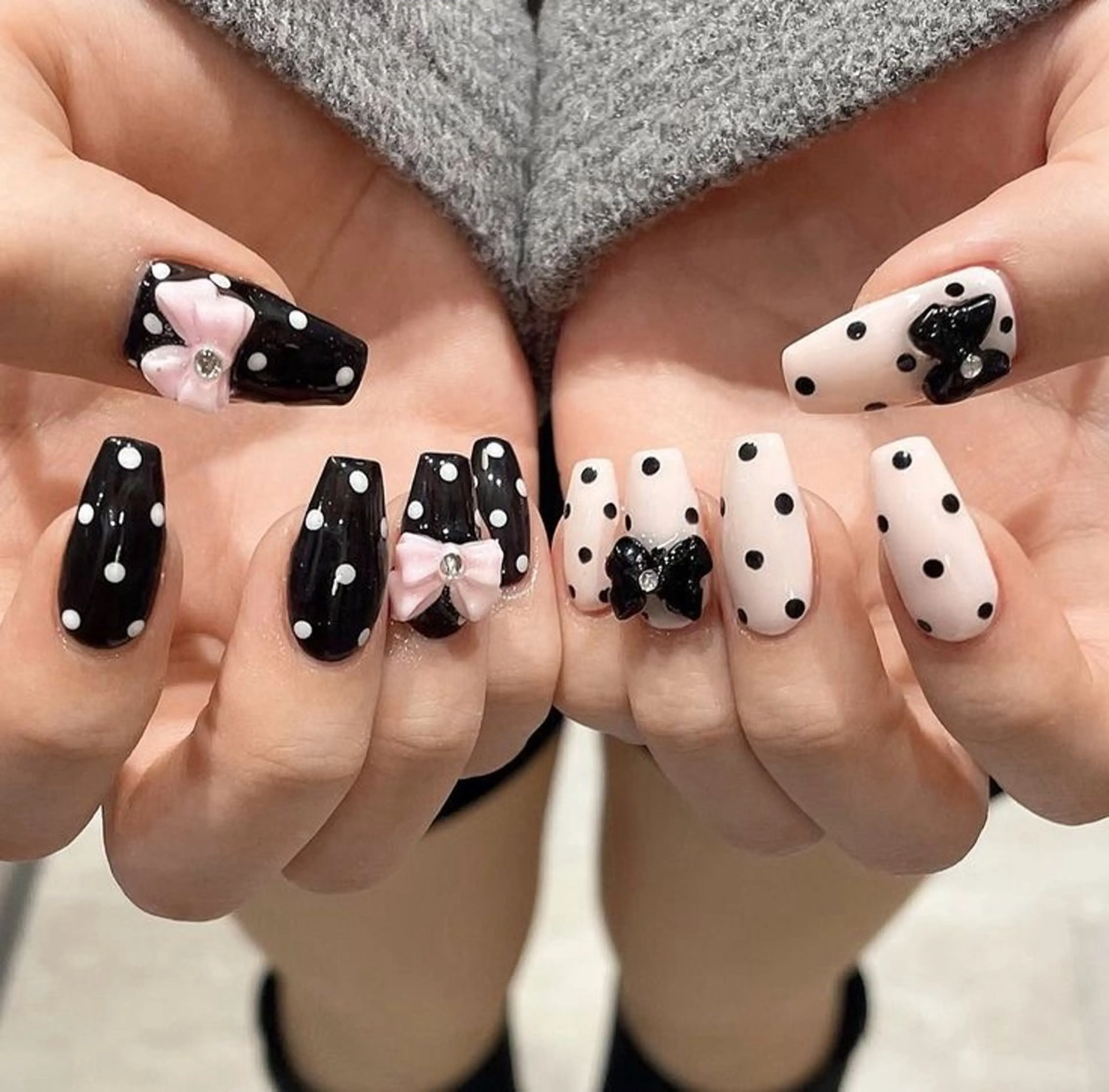 カラー グラデーションカラー ピンクカラー ハンドネイル AIN Nailのネイルデザイン