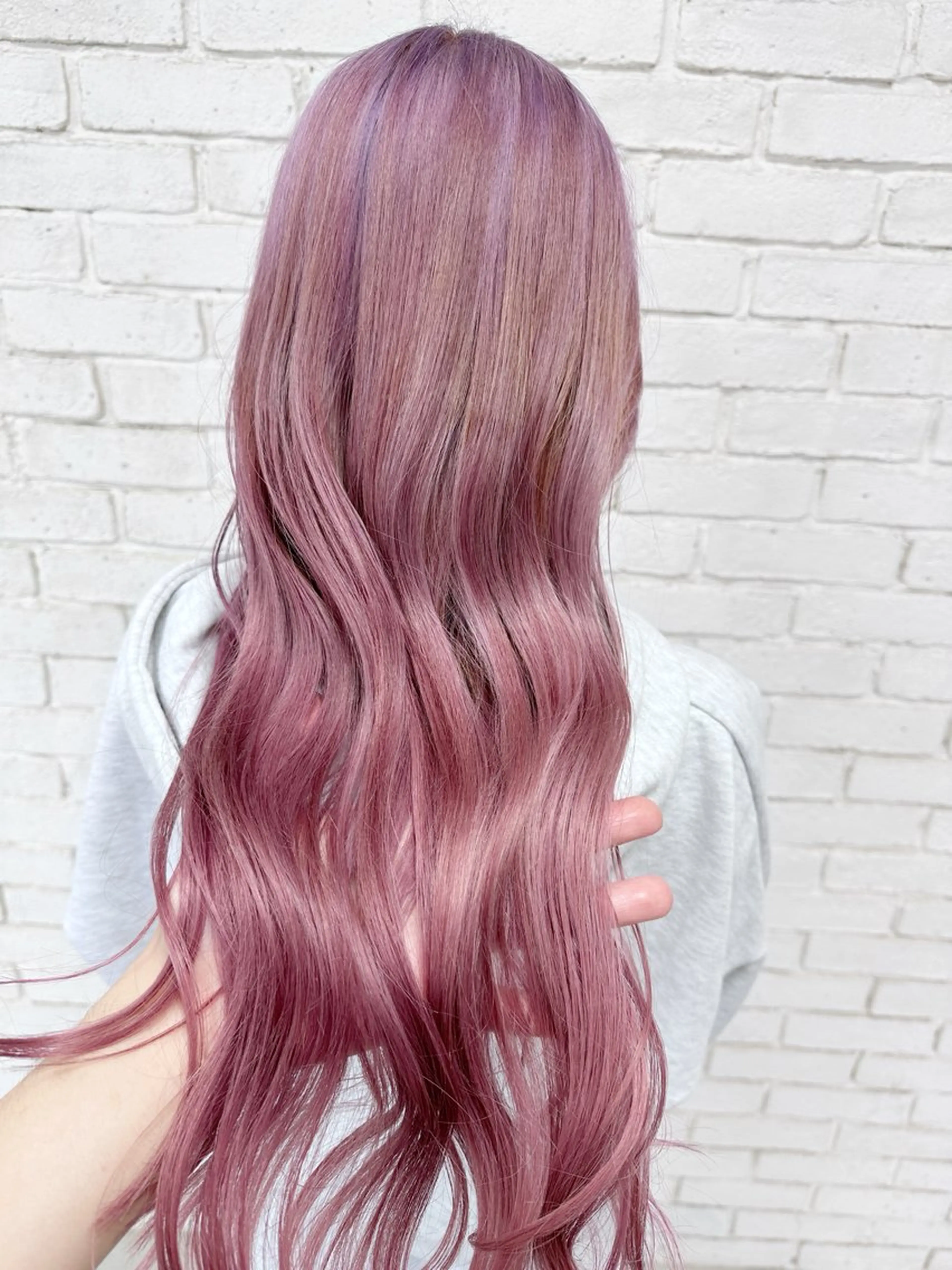 ロング カラー ベージュカラー ピンクカラー ピンクベージュ レイヤーブリーチ特化 ホワイト専門/岸のヘアスタイル