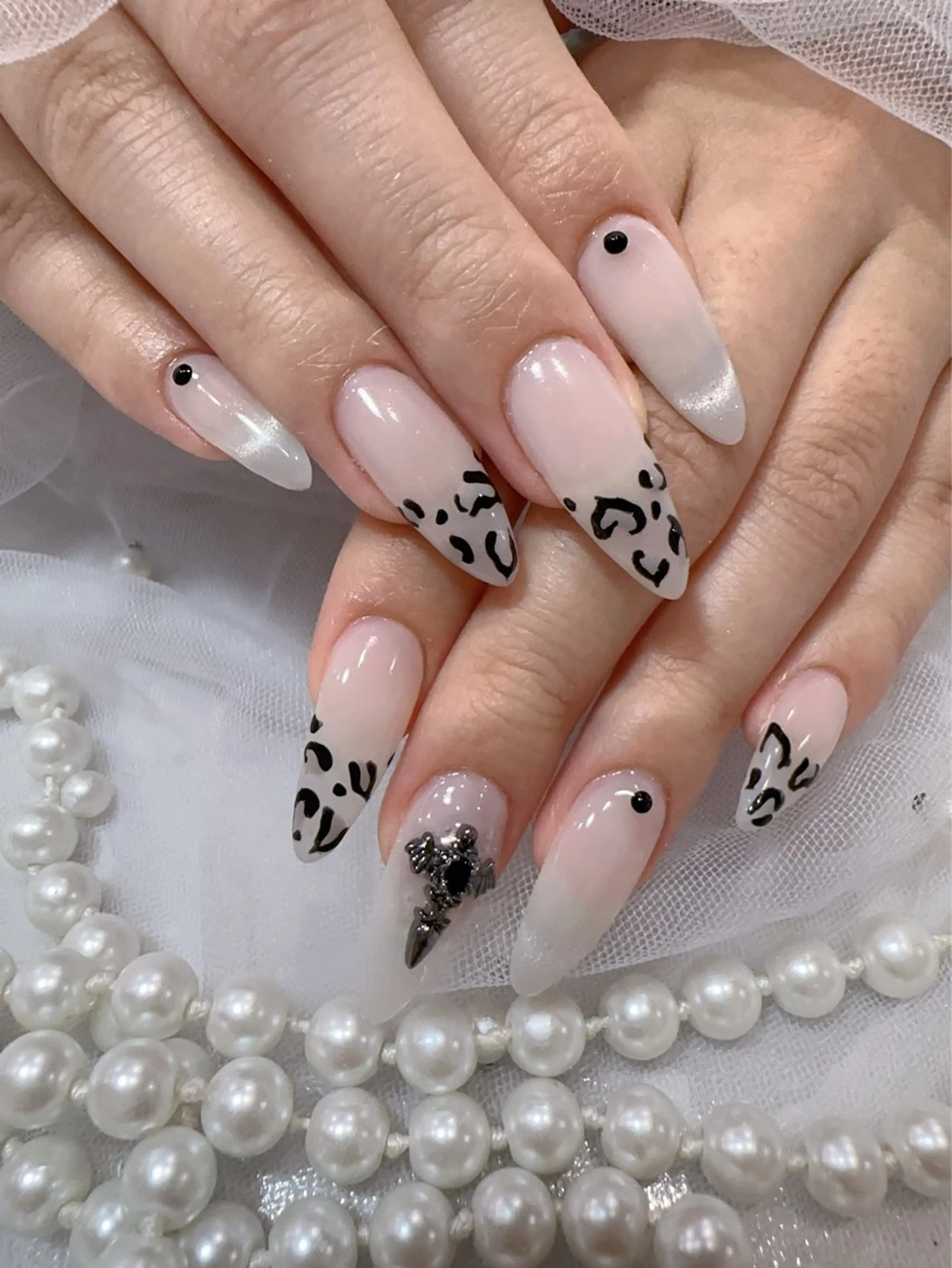 ネイル アートネイル フラッシュネイル フレンチネイル ジェルネイル ガラスフレンチ ハンドネイル You&Me Miyuのネイルデザイン