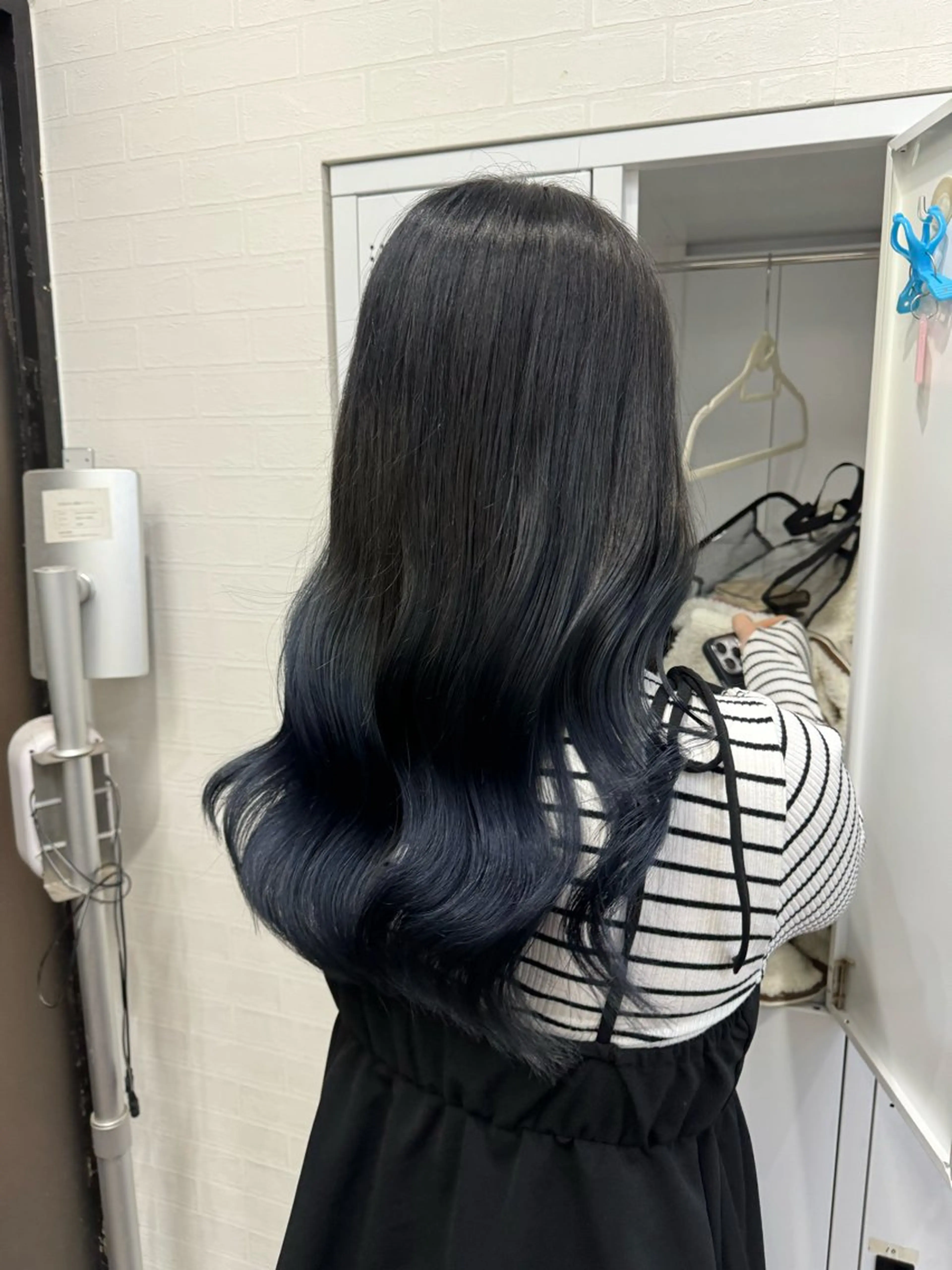 セミロング 横浜🦋ハイトーン 🫐シャドウルーツのヘアスタイル