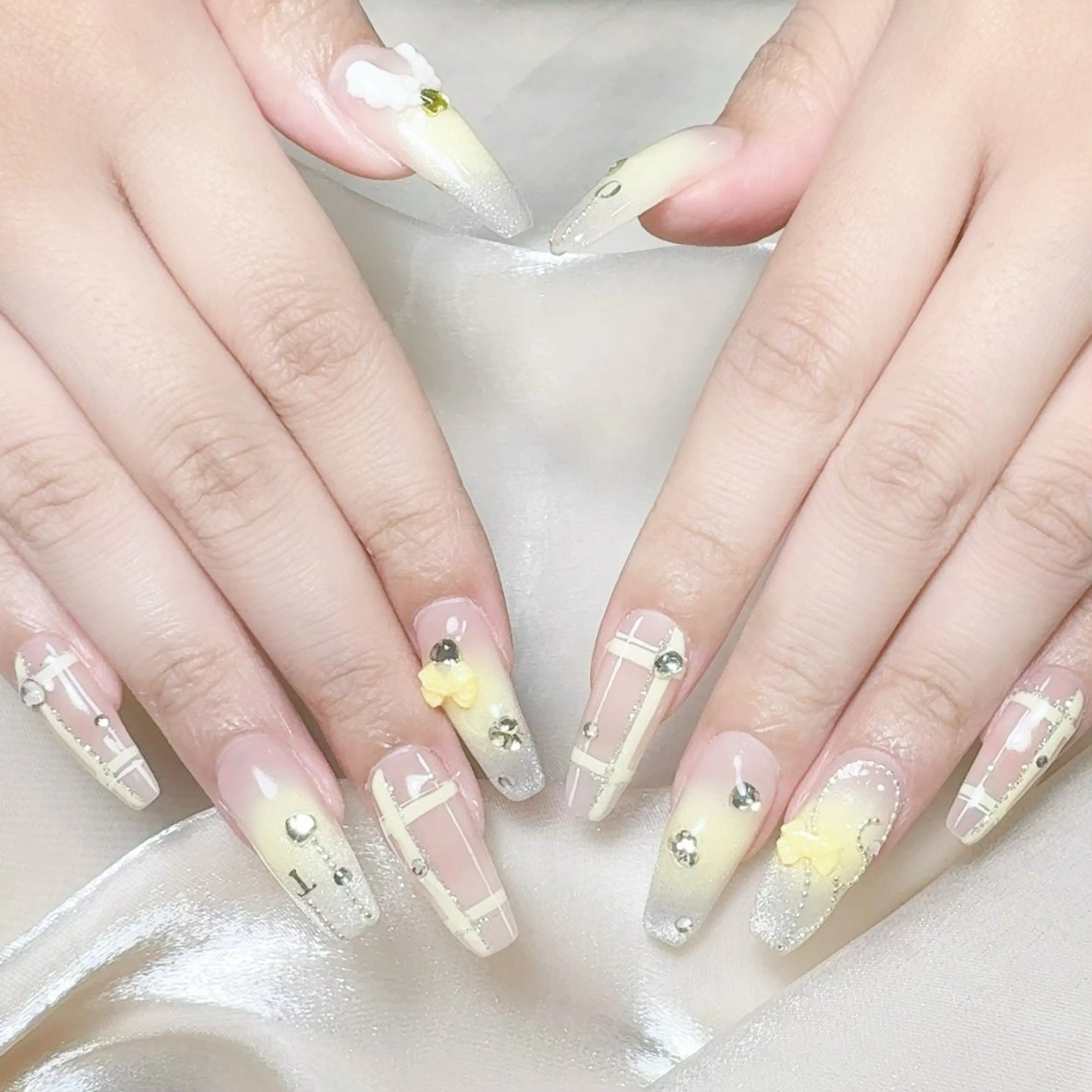 メンズ ネイル メンズ韓国風 アートネイル オーロラネイル ガーリー キラキラネイル ハンドネイル Nail salon 木にいるのネイルデザイン