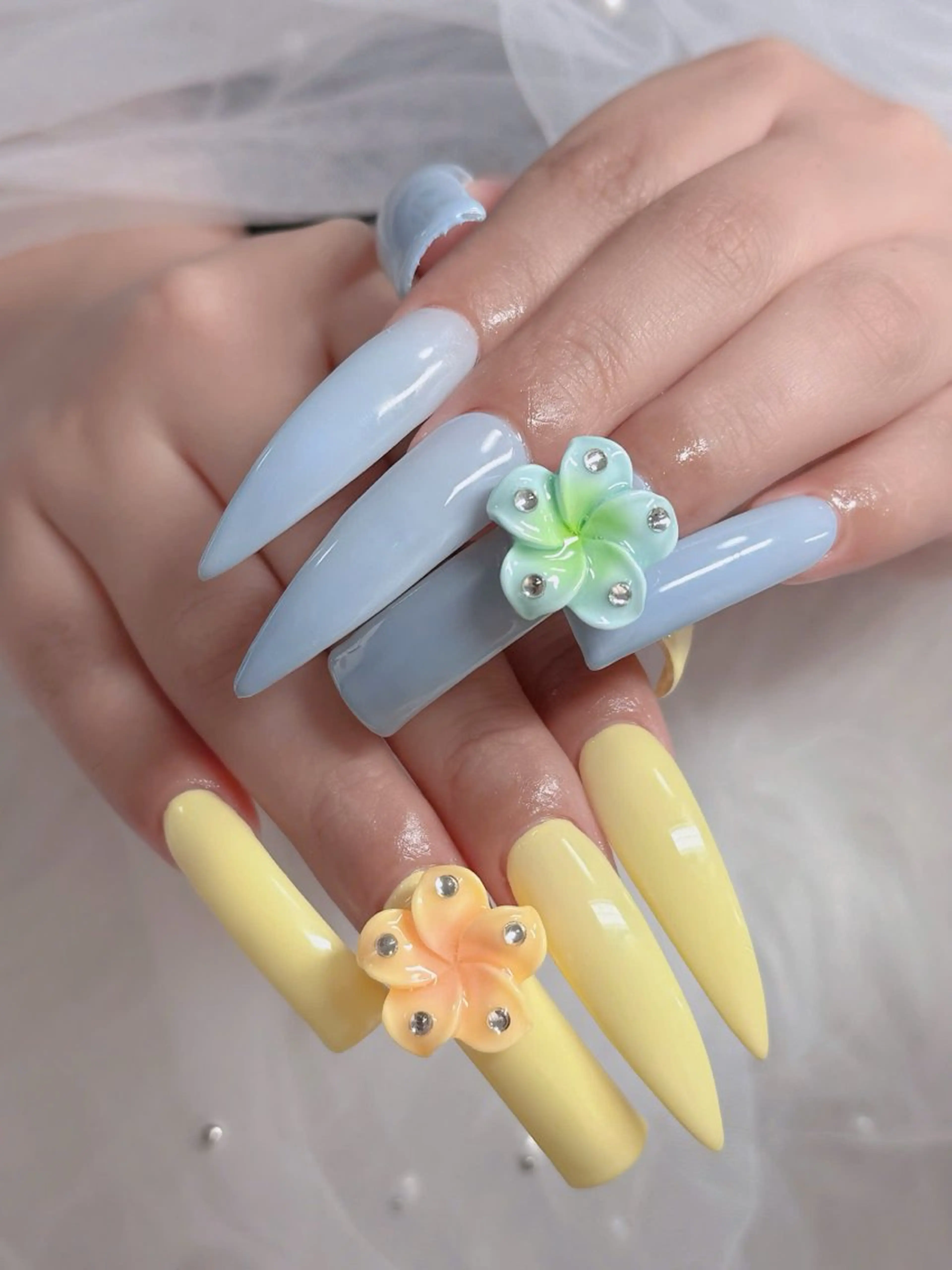 ネイル フレンチネイル ジェルネイル ガラスフレンチ ハロウィン ハート H.baby Nail Salonのネイルデザイン
