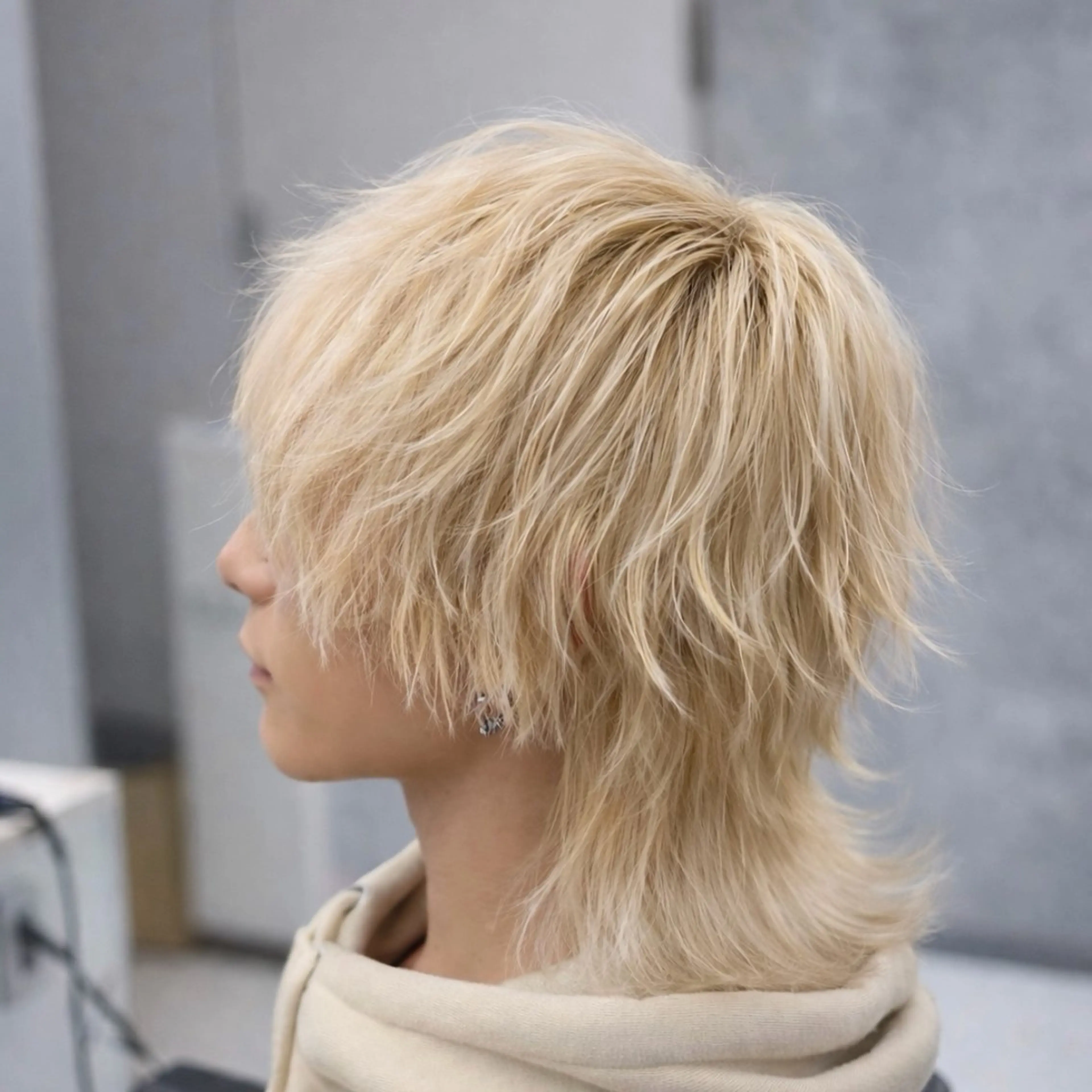 ミディアム カラー メンズ カット ヘアカラー トリートメント ʜᴀʀᴜᴋᴀ♱メンズ ウルフ/ブリーチのヘアスタイル