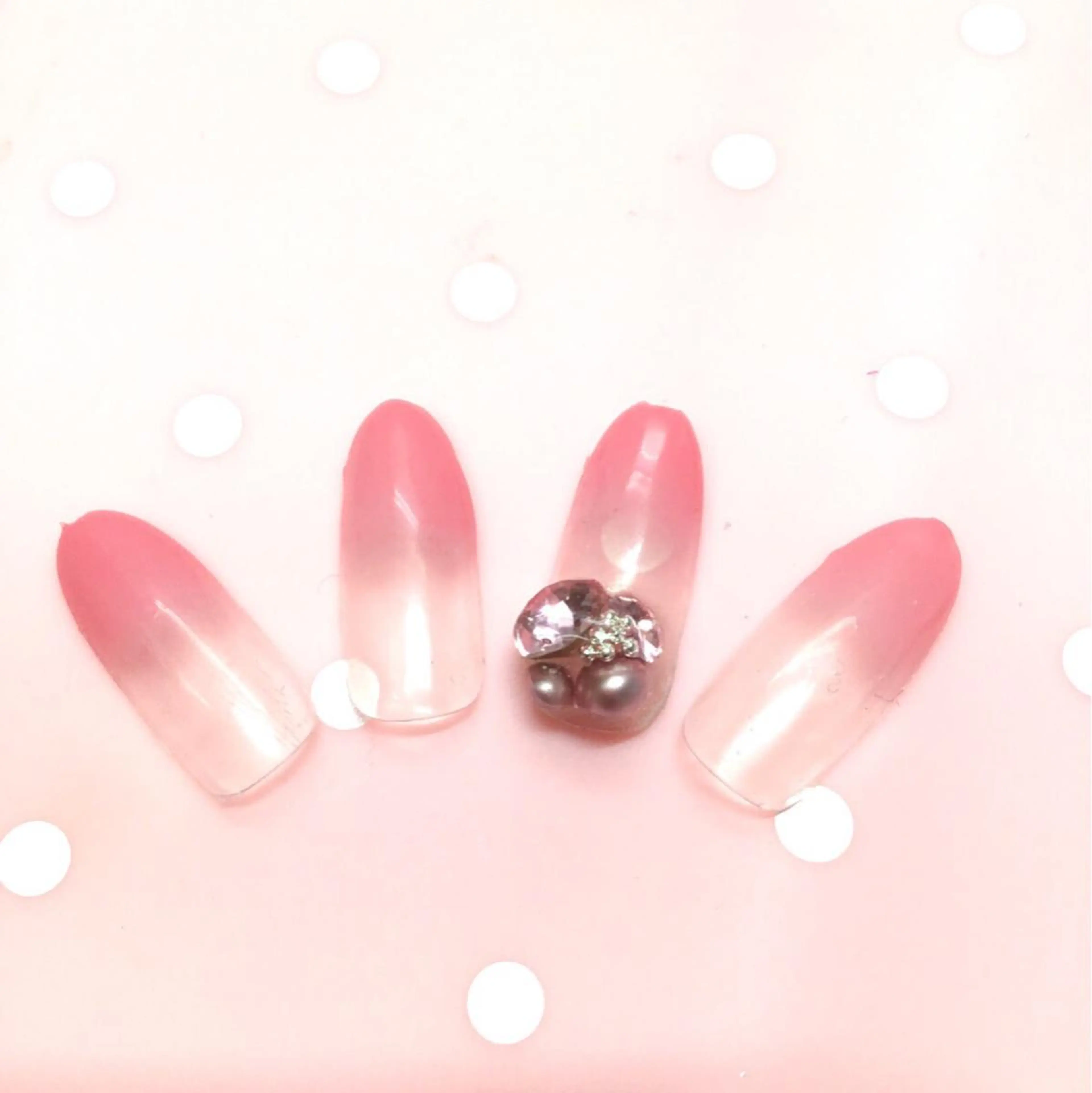 ネイル e.nail所属・和賀井 恵理のネイルデザイン