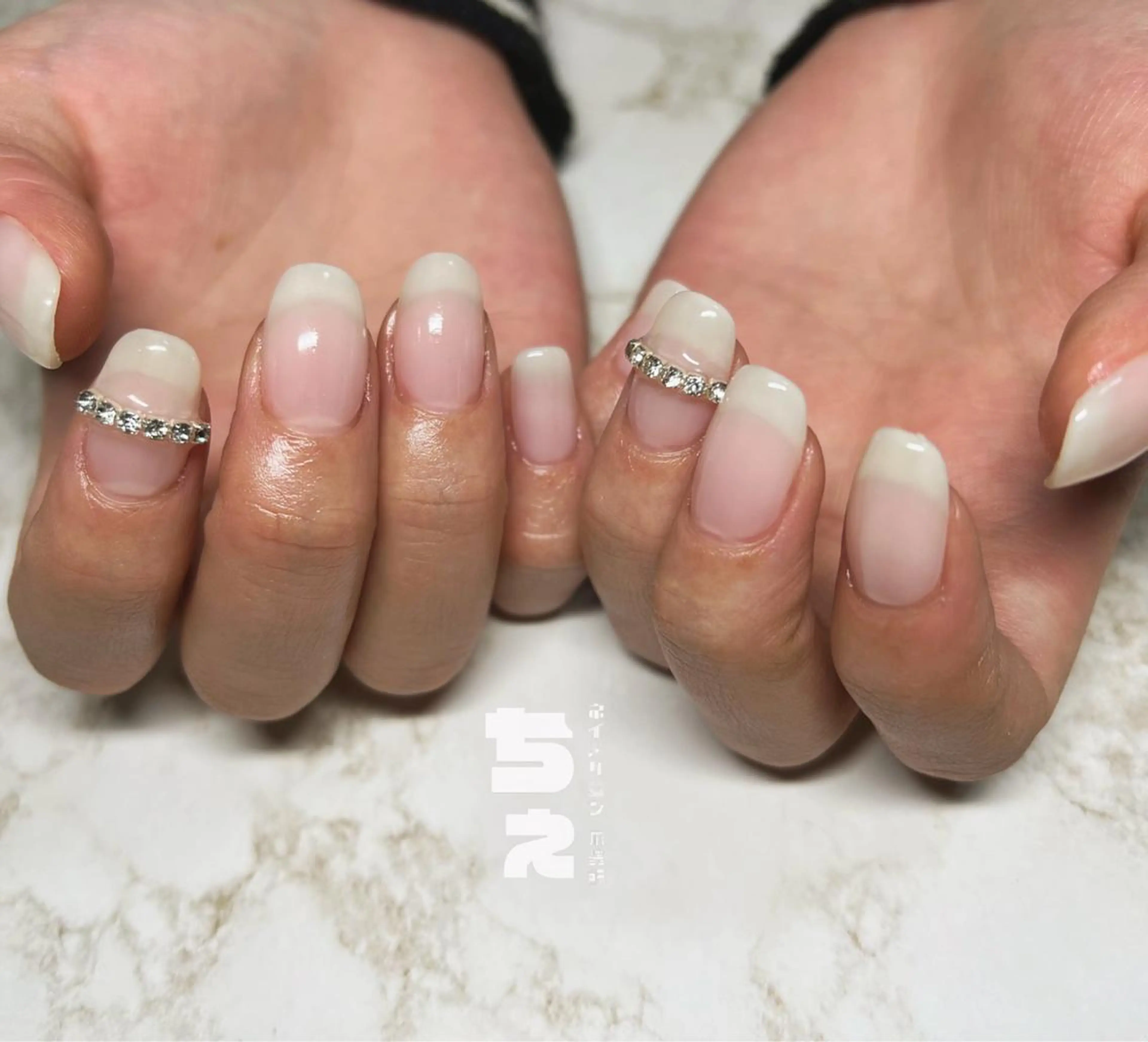 ネイル シンプルネイル ホワイト nail salon CHEのネイルデザイン