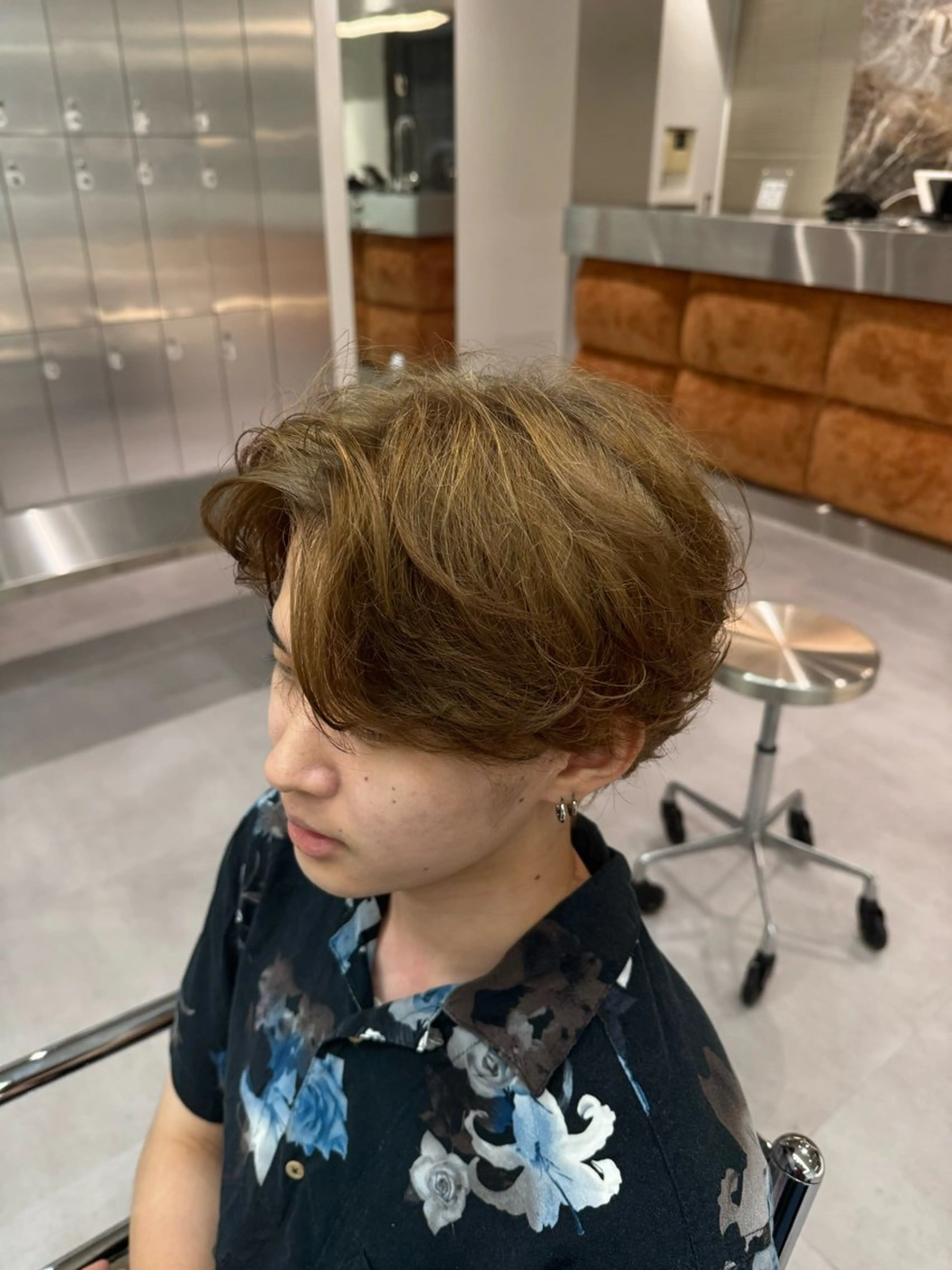 ショート カラー メンズ ベージュカラー ブリーチ/パーマ特化 片平和寿のヘアスタイル