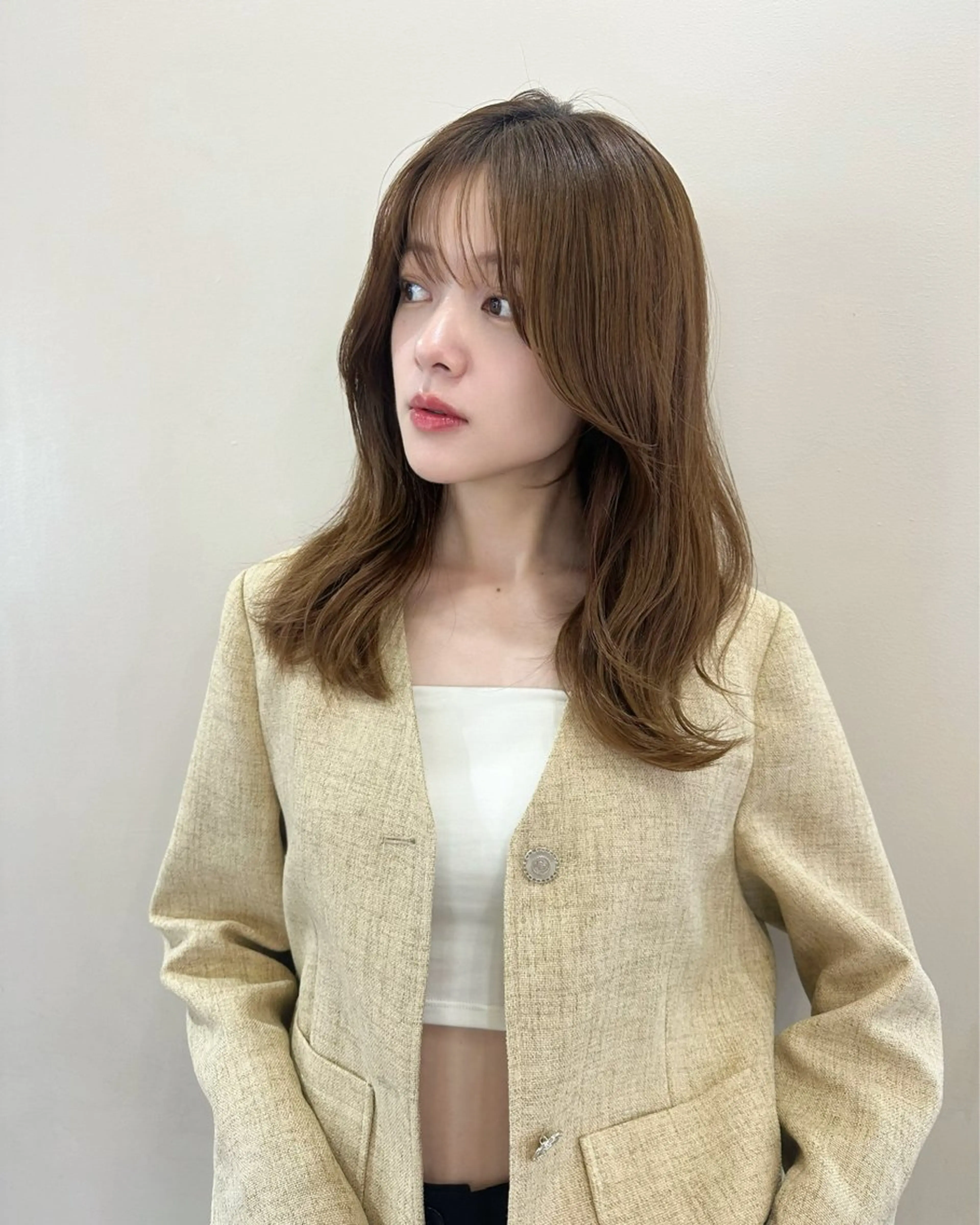 ミディアム くびれヘア くびれレイヤー レイヤーカット 鎌倉 彩のヘアスタイル